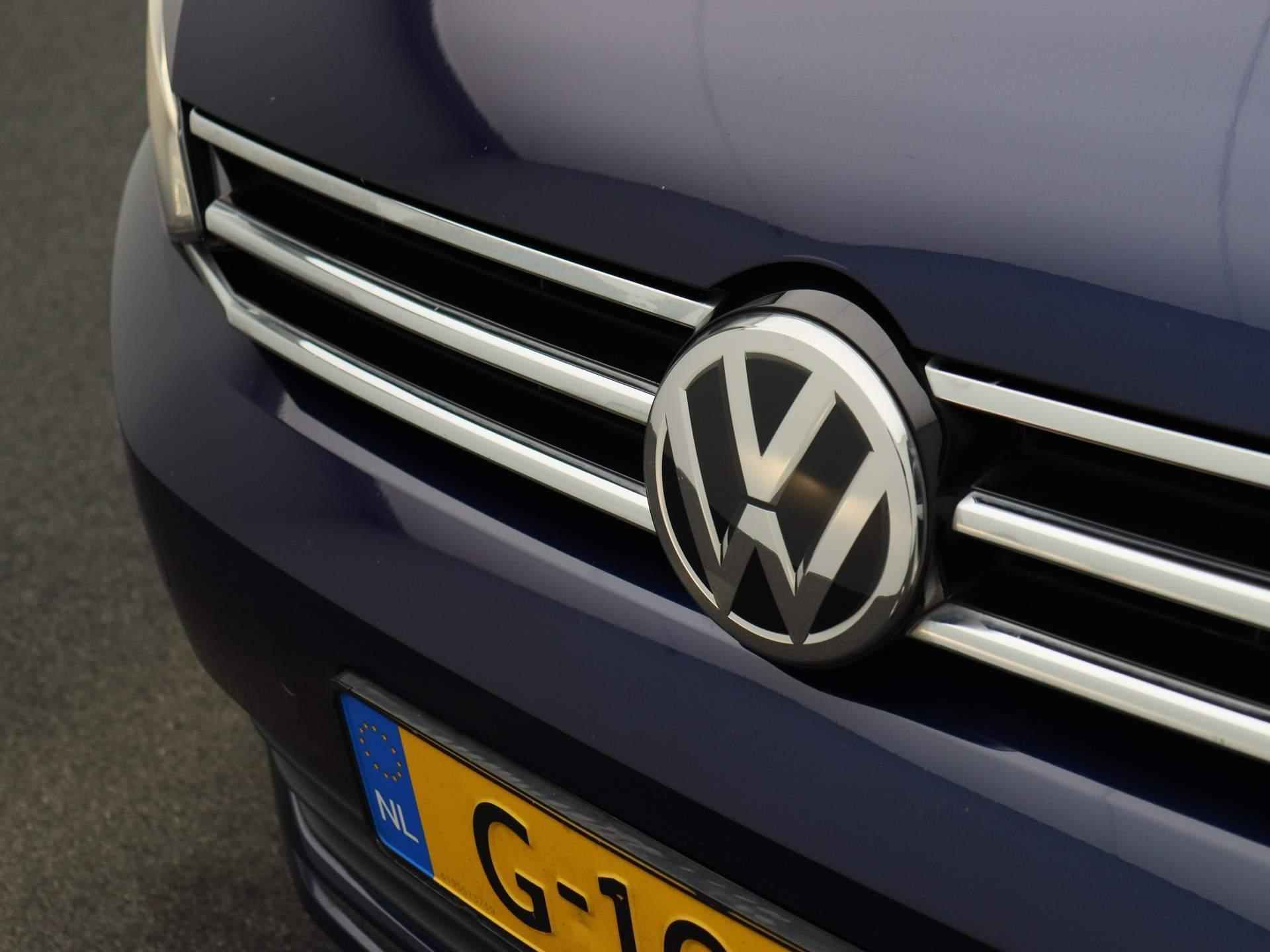 Volkswagen Touran 1.5 TSI Comfortline Business 7-Zits | Achteruitrijcamera | Parkeersensoren | Stoelverwarming | Airco | - 38/38