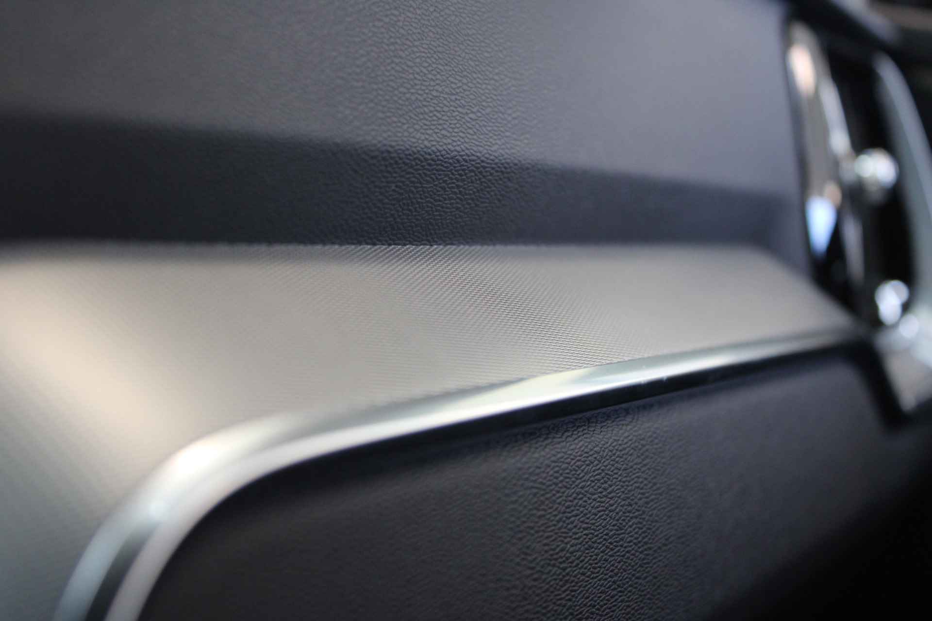 Volvo V60 B4 200PK Plus Dark | BLIS | Sportstoelen | Camera | Pilot Assist | Memory stoelen | Achterb verwarming - 40/69