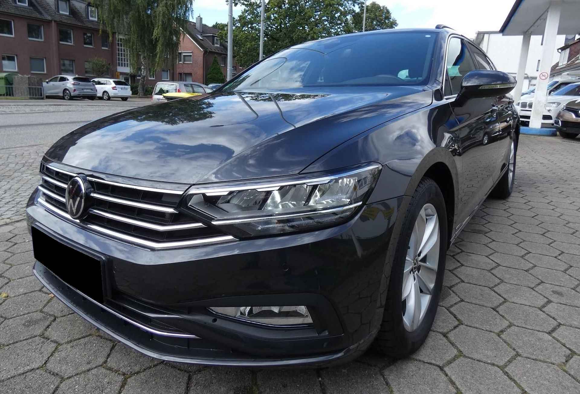 Volkswagen Passat Variant 2.0 TDI 200 PK DSG ACC TREKHAAK CAMERA LED - 4/23