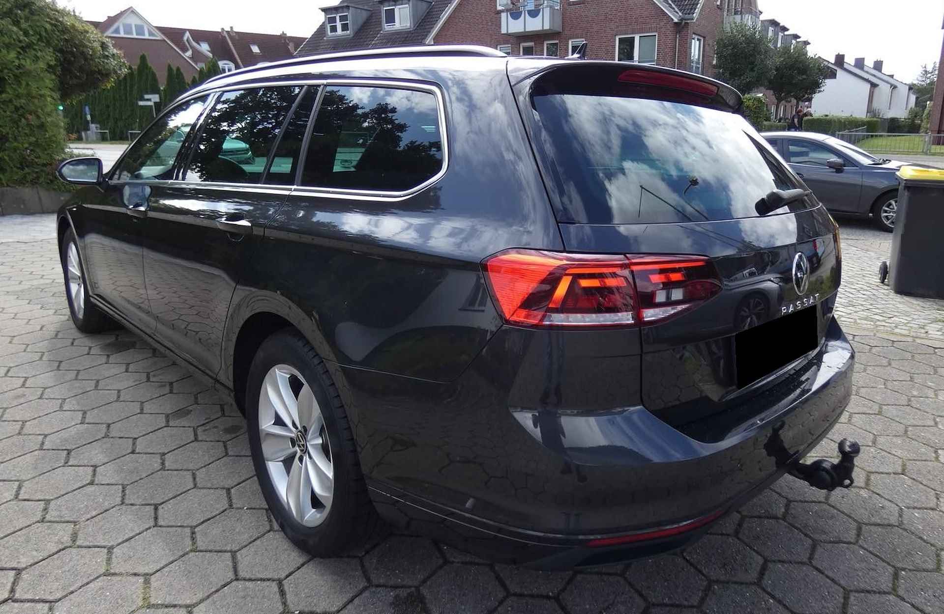 Volkswagen Passat Variant 2.0 TDI 200 PK DSG ACC TREKHAAK CAMERA LED - 7/23