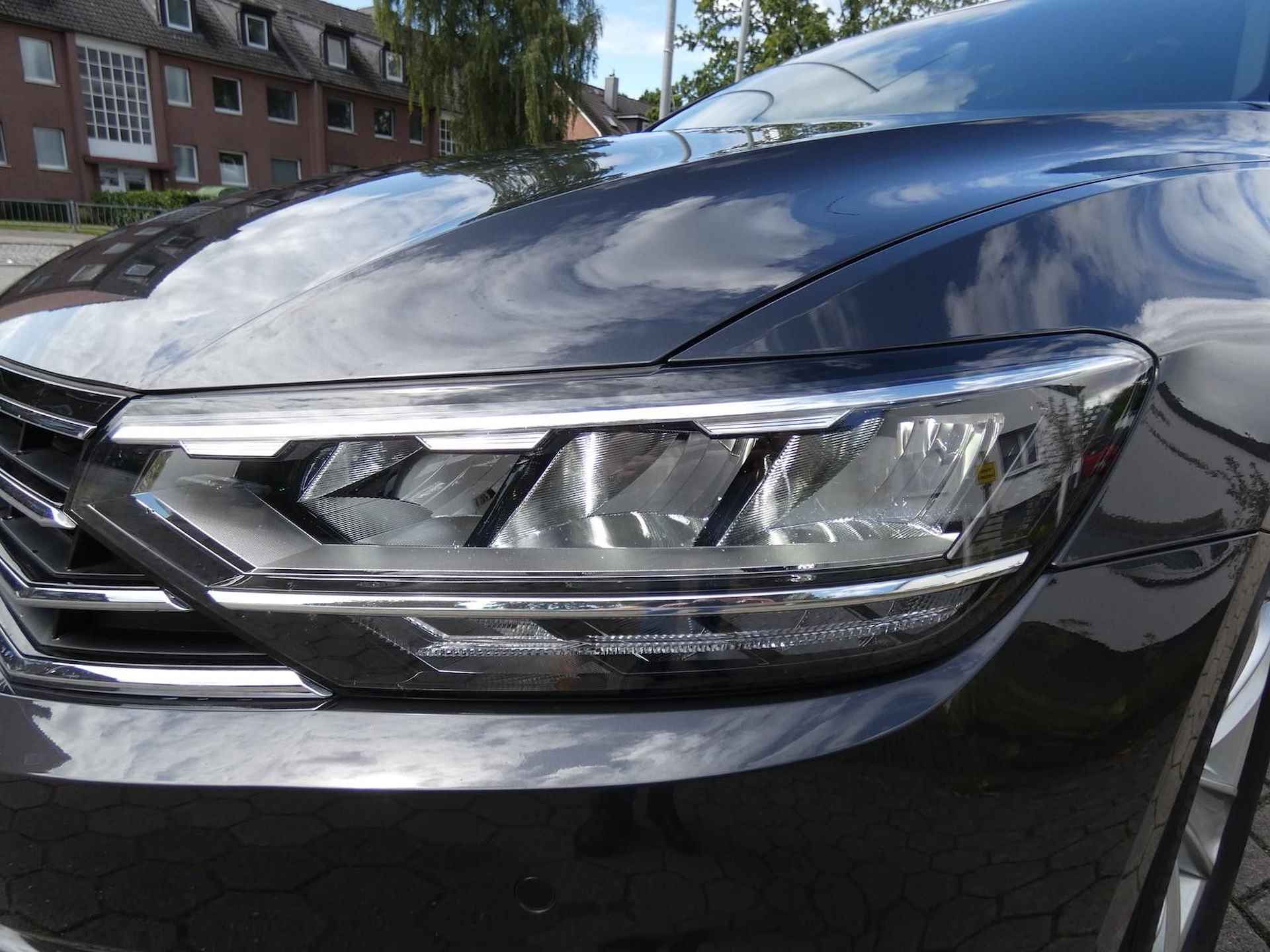 Volkswagen Passat Variant 2.0 TDI 200 PK DSG ACC TREKHAAK CAMERA LED - 9/23