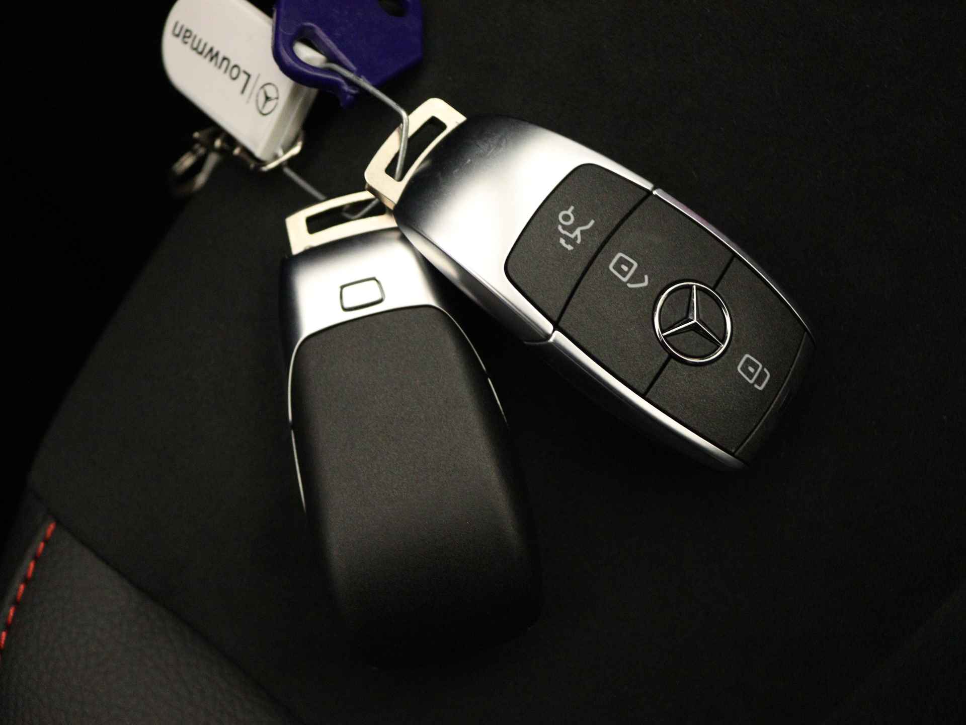 Mercedes-Benz B-Klasse 180 AMG Nightpakket | Distronic | Alarm | Keyless Go | Stoelverwarming | Car Play | DAB | - 11/37