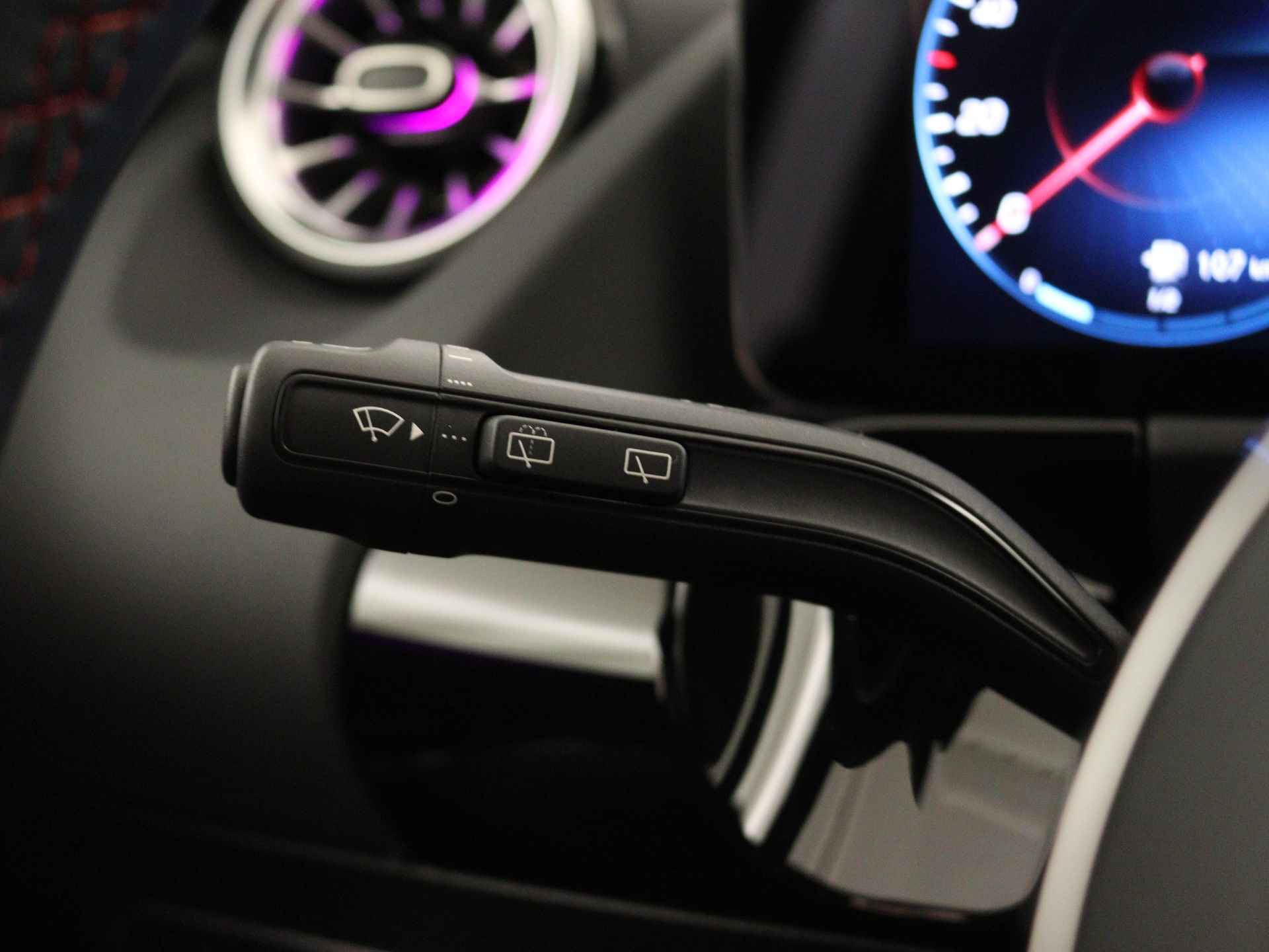Mercedes-Benz B-Klasse 180 AMG Nightpakket | Distronic | Alarm | Keyless Go | Stoelverwarming | Car Play | DAB | - 19/37