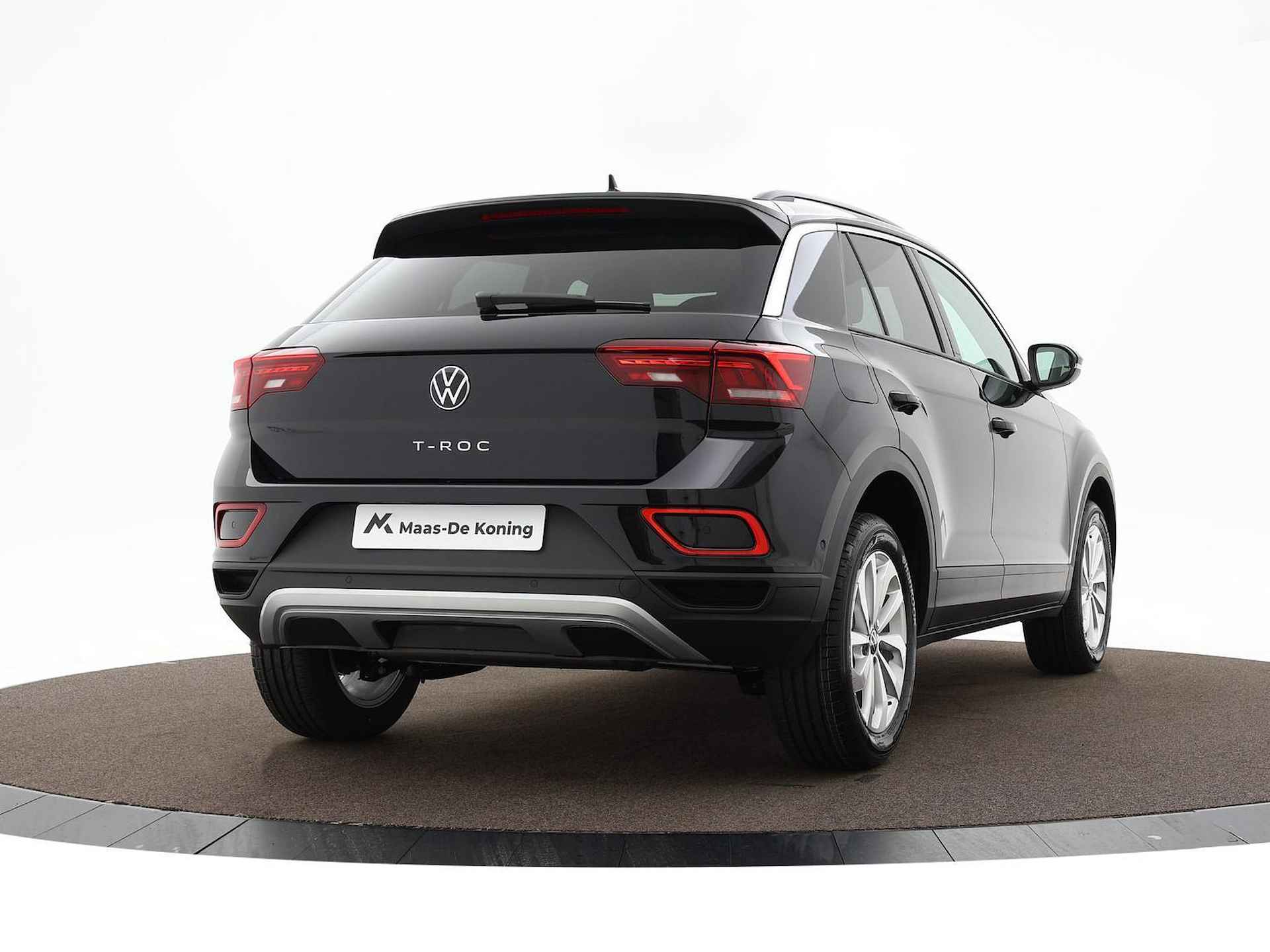 Volkswagen T-Roc Life Edition 1.0 TSI 116 pk 6 versn. Hand · Private lease € 528 per maand · MEGA Sale - 3/42