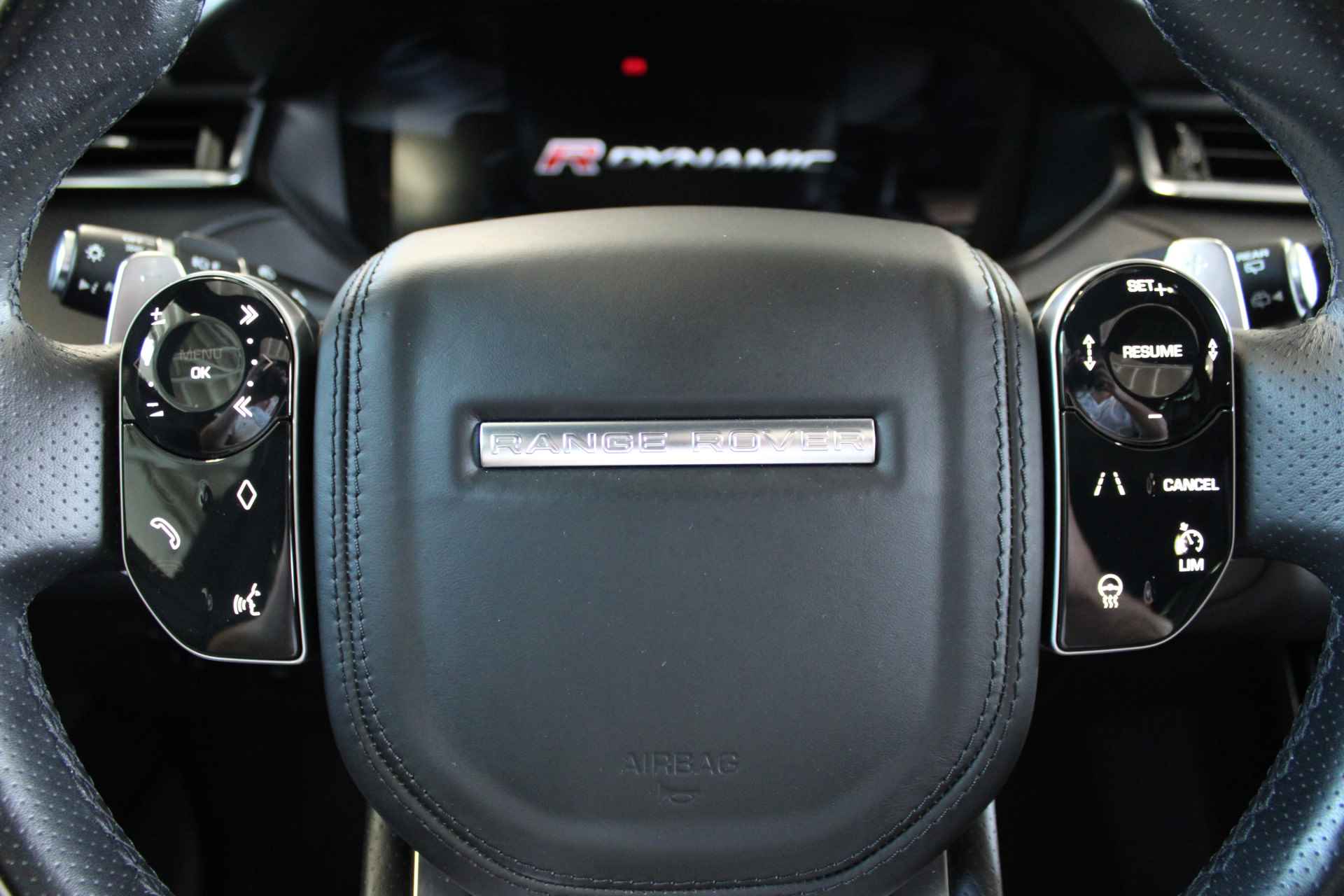 Land Rover Range Rover Velar 3.0 V6 AWD R-Dynamic HSE | Vol leder luxe memory stoelen + verwarming | Meridian audio | Luchtvering | Panoramadak | Elektr. trekhaak | Full LED | 1e eigenaar | Dealer onderhouden | Dode hoek detectie | 22'' LM | Bomvol in de opties | - 76/83