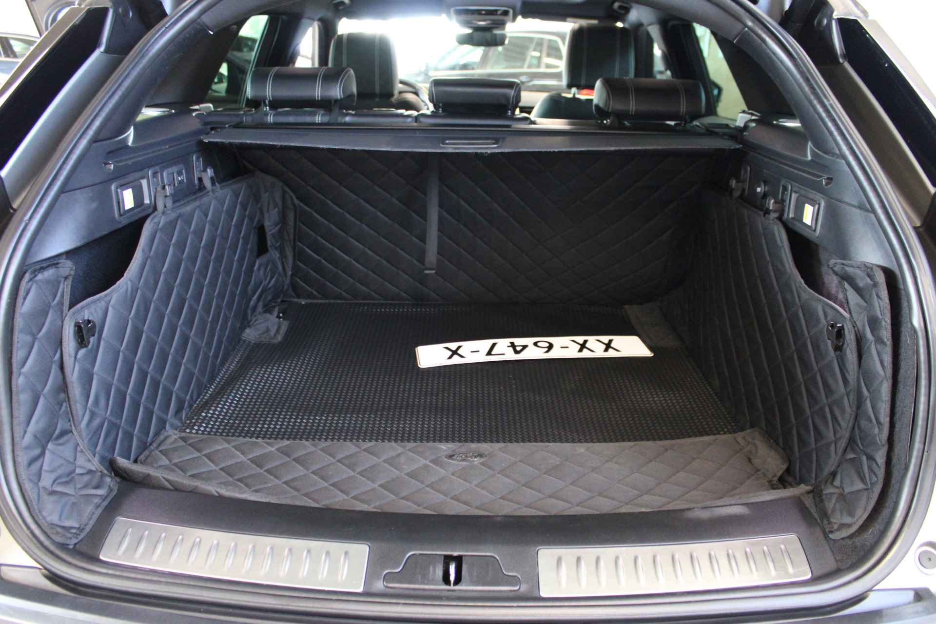 Land Rover Range Rover Velar 3.0 V6 AWD R-Dynamic HSE | Vol leder luxe memory stoelen + verwarming | Meridian audio | Luchtvering | Panoramadak | Elektr. trekhaak | Full LED | 1e eigenaar | Dealer onderhouden | Dode hoek detectie | 22'' LM | Bomvol in de opties | - 17/83
