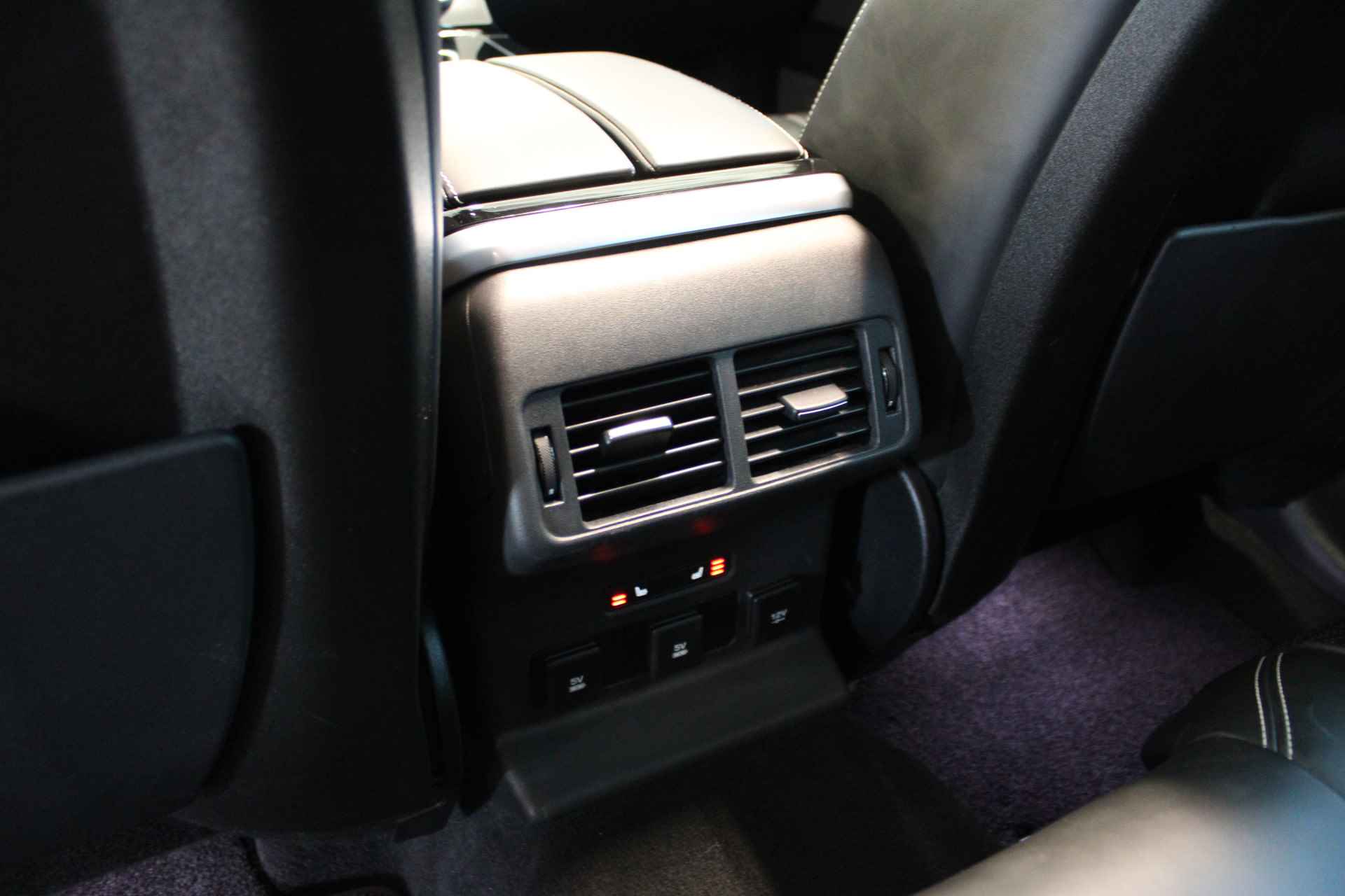 Land Rover Range Rover Velar 3.0 V6 AWD R-Dynamic HSE | Vol leder luxe memory stoelen + verwarming | Meridian audio | Luchtvering | Panoramadak | Elektr. trekhaak | Full LED | 1e eigenaar | Dealer onderhouden | Dode hoek detectie | 22'' LM | Bomvol in de opties | - 31/83