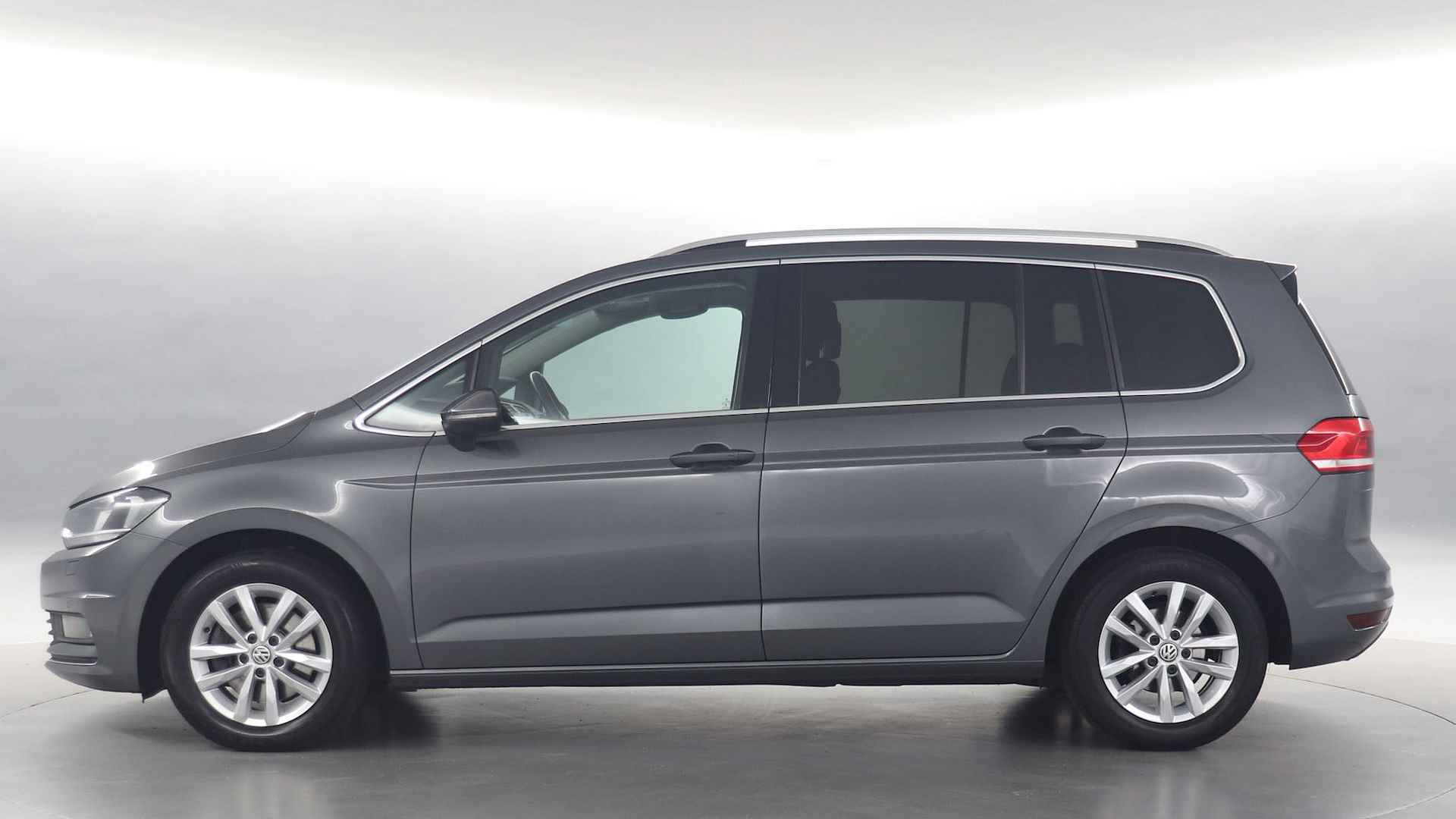 Volkswagen Touran 1.5 TSI 150pk Comfortline Business 7p / Apple Carplay / Keyless / Stoel + stuurverwarming / Elek. Achterklep - 9/35