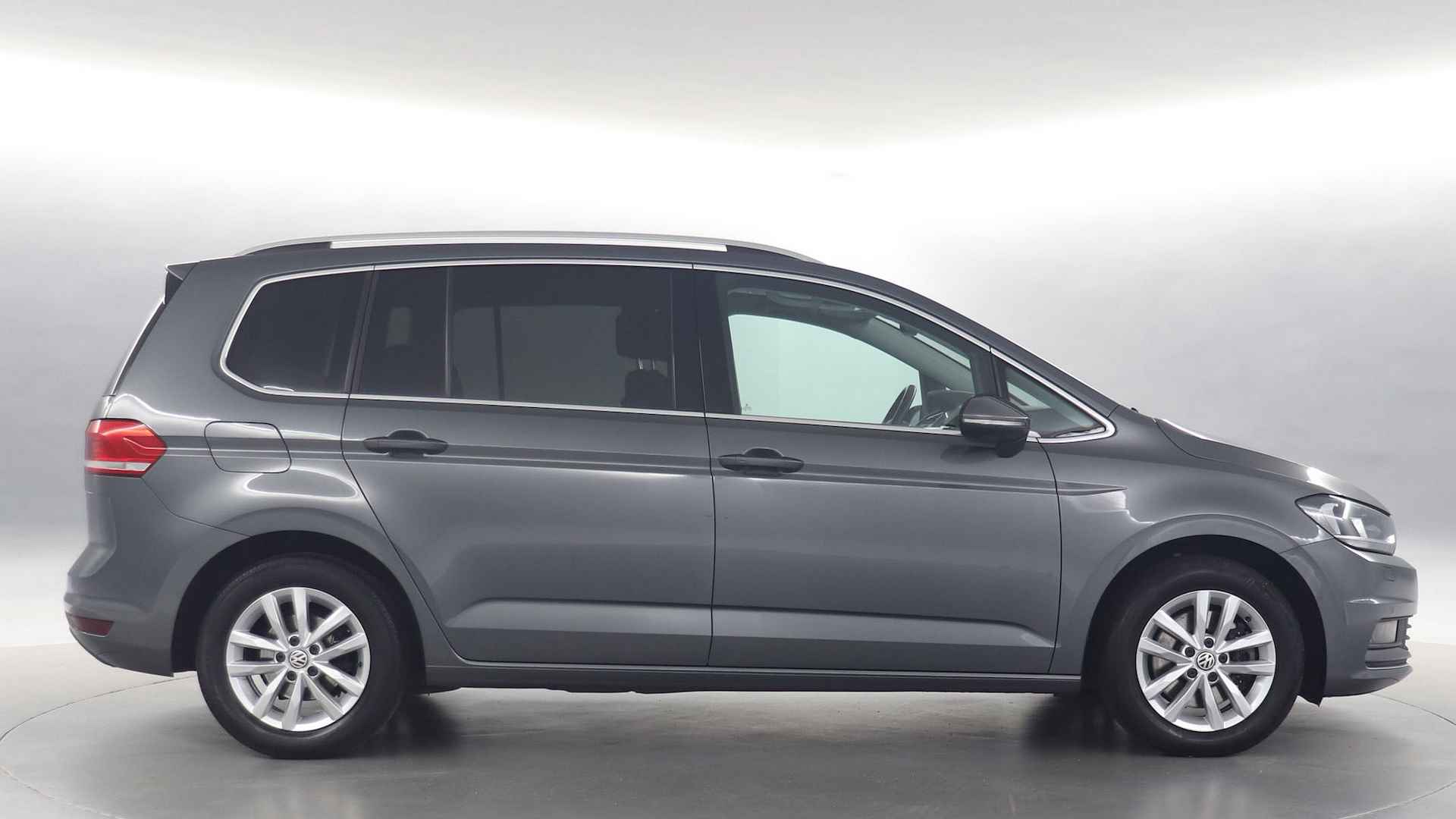 Volkswagen Touran 1.5 TSI 150pk Comfortline Business 7p / Apple Carplay / Keyless / Stoel + stuurverwarming / Elek. Achterklep - 10/35