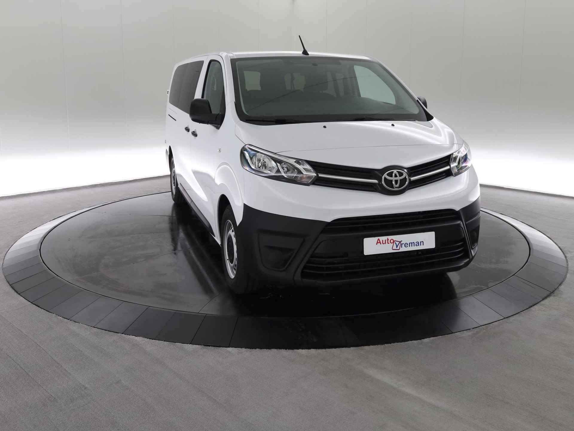 Toyota PROACE Verso 2.0 D-4D L2H1 9-persoons -incl. BTW/BPM - - 6/11