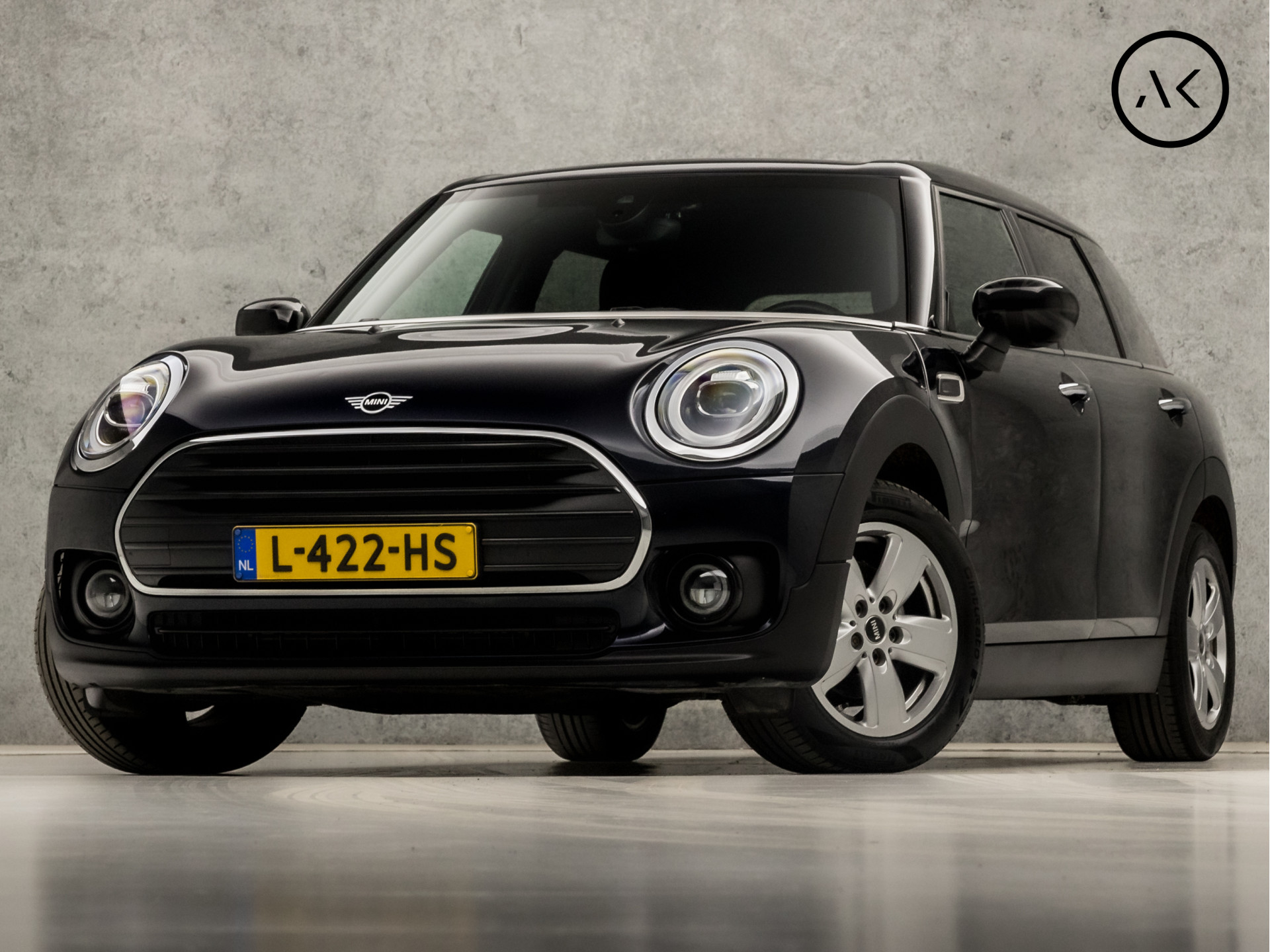 MINI Clubman 1.5 One Sport (DIGITAL COCKPIT, APPLE CARPLAY, GROOT NAVI, DEALER ONDERHOUDEN, CLIMATE, LED KOPLAMPEN, SPORTSTOELEN, GETINT GLAS, DAB+, ZWART HEMEL, NIEUWSTAAT)