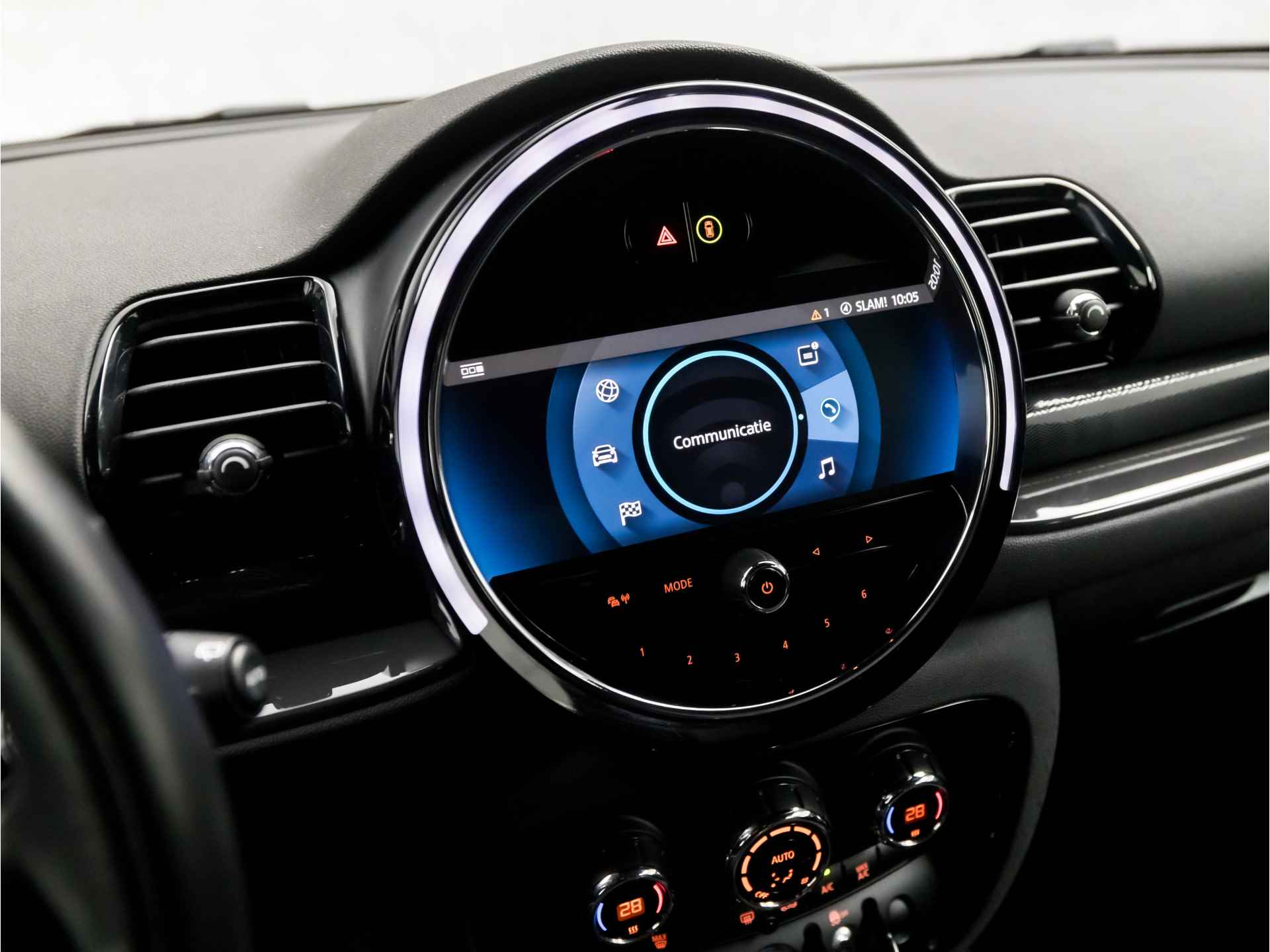 MINI Clubman 1.5 One Sport (DIGITAL COCKPIT, APPLE CARPLAY, GROOT NAVI, DEALER ONDERHOUDEN, CLIMATE, LED KOPLAMPEN, SPORTSTOELEN, GETINT GLAS, DAB+, ZWART HEMEL, NIEUWSTAAT) - 26/38