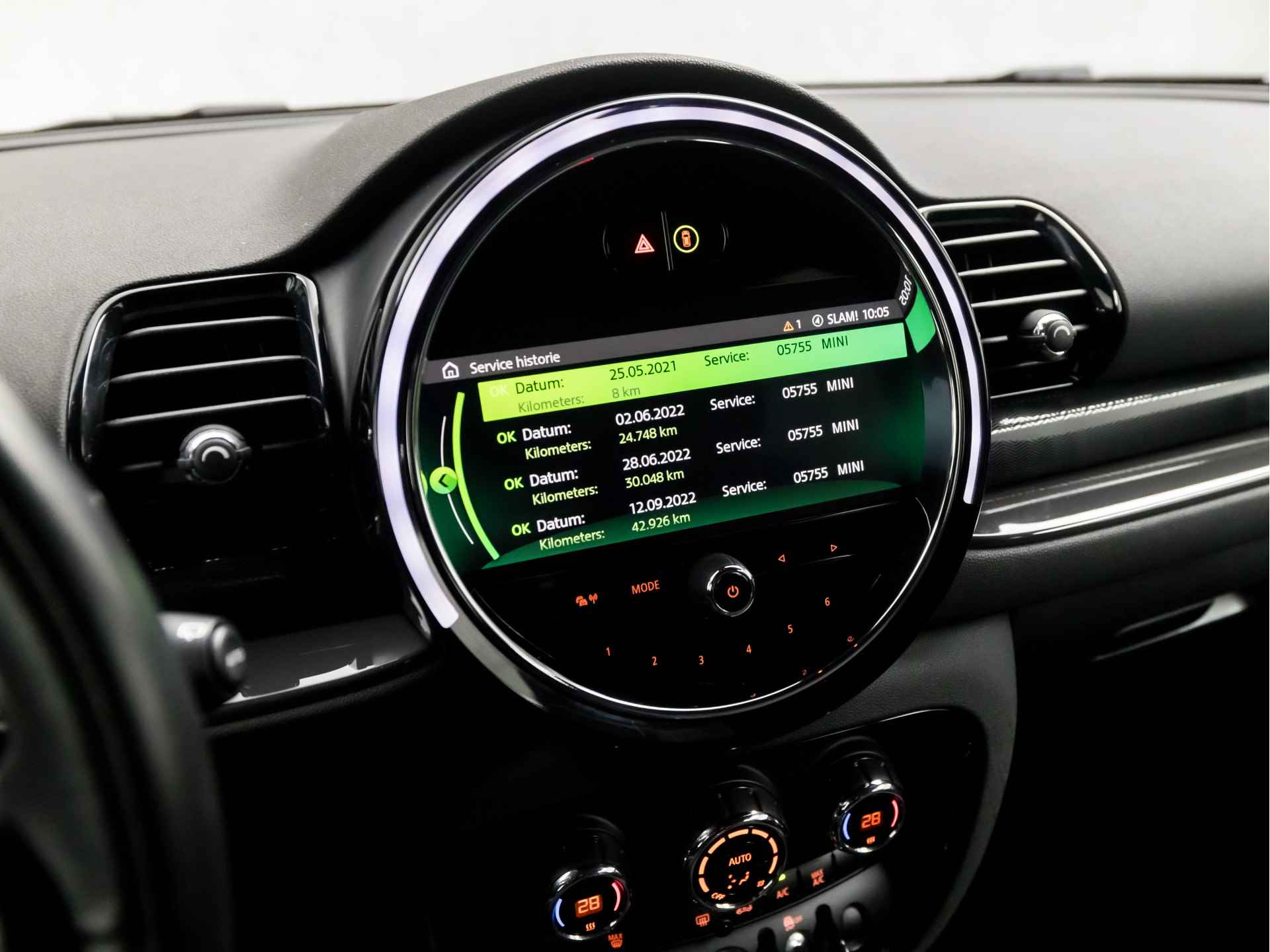 MINI Clubman 1.5 One Sport (DIGITAL COCKPIT, APPLE CARPLAY, GROOT NAVI, DEALER ONDERHOUDEN, CLIMATE, LED KOPLAMPEN, SPORTSTOELEN, GETINT GLAS, DAB+, ZWART HEMEL, NIEUWSTAAT) - 27/38