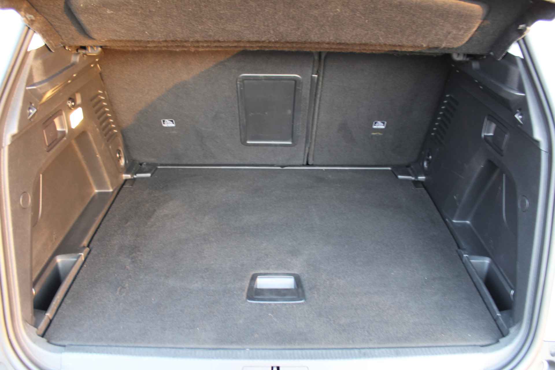 Peugeot 3008 1.2-130pk PureTech Blue Lease Executive AUTOMAAT. Correct nette, comfortabele wagen. Navigatie, camera, telefoonvoorb., trekhaak+afn. kogel, metallic, LM wielen etc. - 10/26