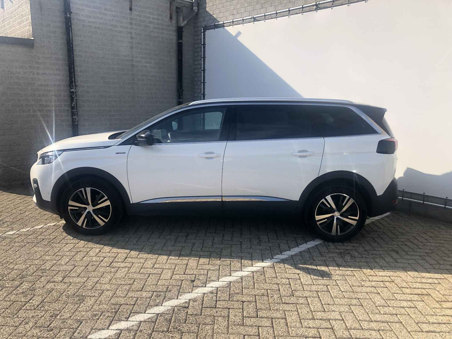 Peugeot 5008 1.2 PureTech GT-Line | 7-persoons | Navigatie by App | Cruise Control | Climate Control | Stoelverwarming - 2/27