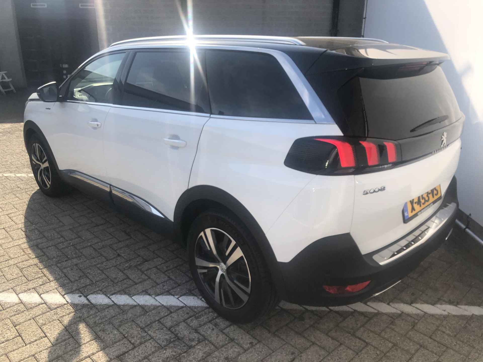 Peugeot 5008 1.2 PureTech GT-Line | 7-persoons | Navigatie by App | Cruise Control | Climate Control | Stoelverwarming - 3/27