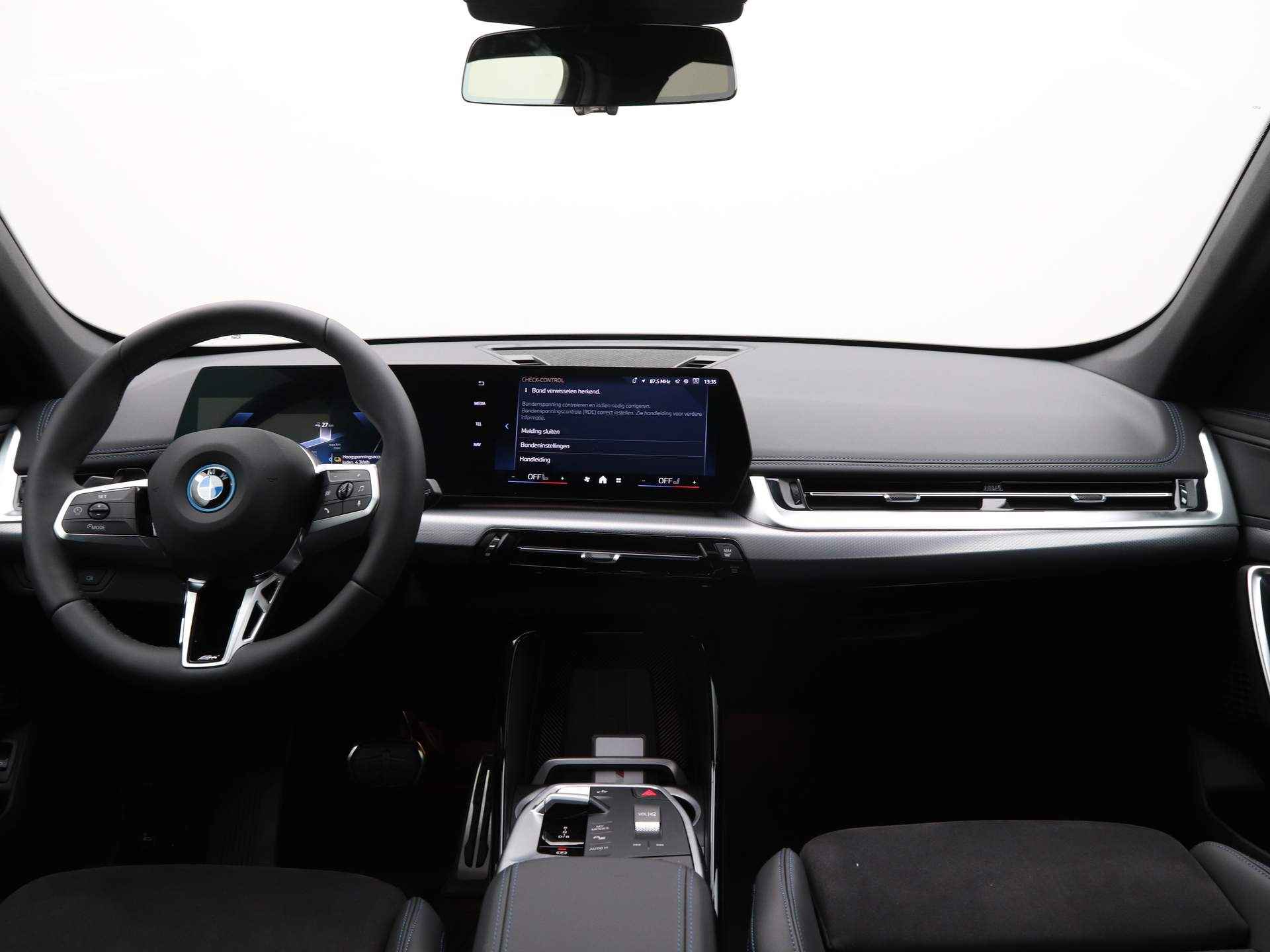 BMW iX1 xDrive30 67 kWh - 14/21