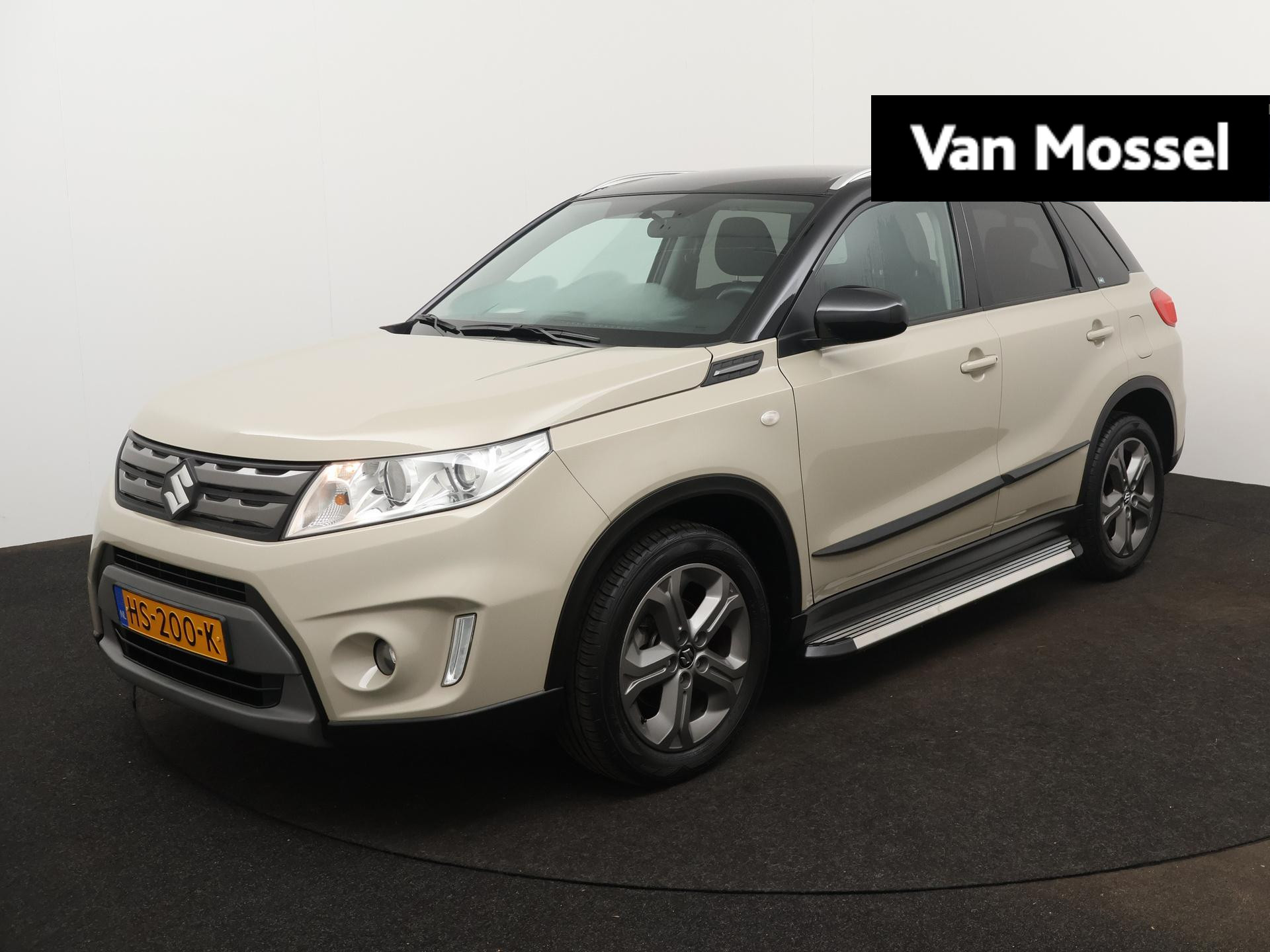 Suzuki Vitara 1.6 Aut. Exclusive | Trekhaak | Camera | Stoelverwarming | Climate Control | Cruise control |  Side Steps | 17"LMV |  privacy Glass |