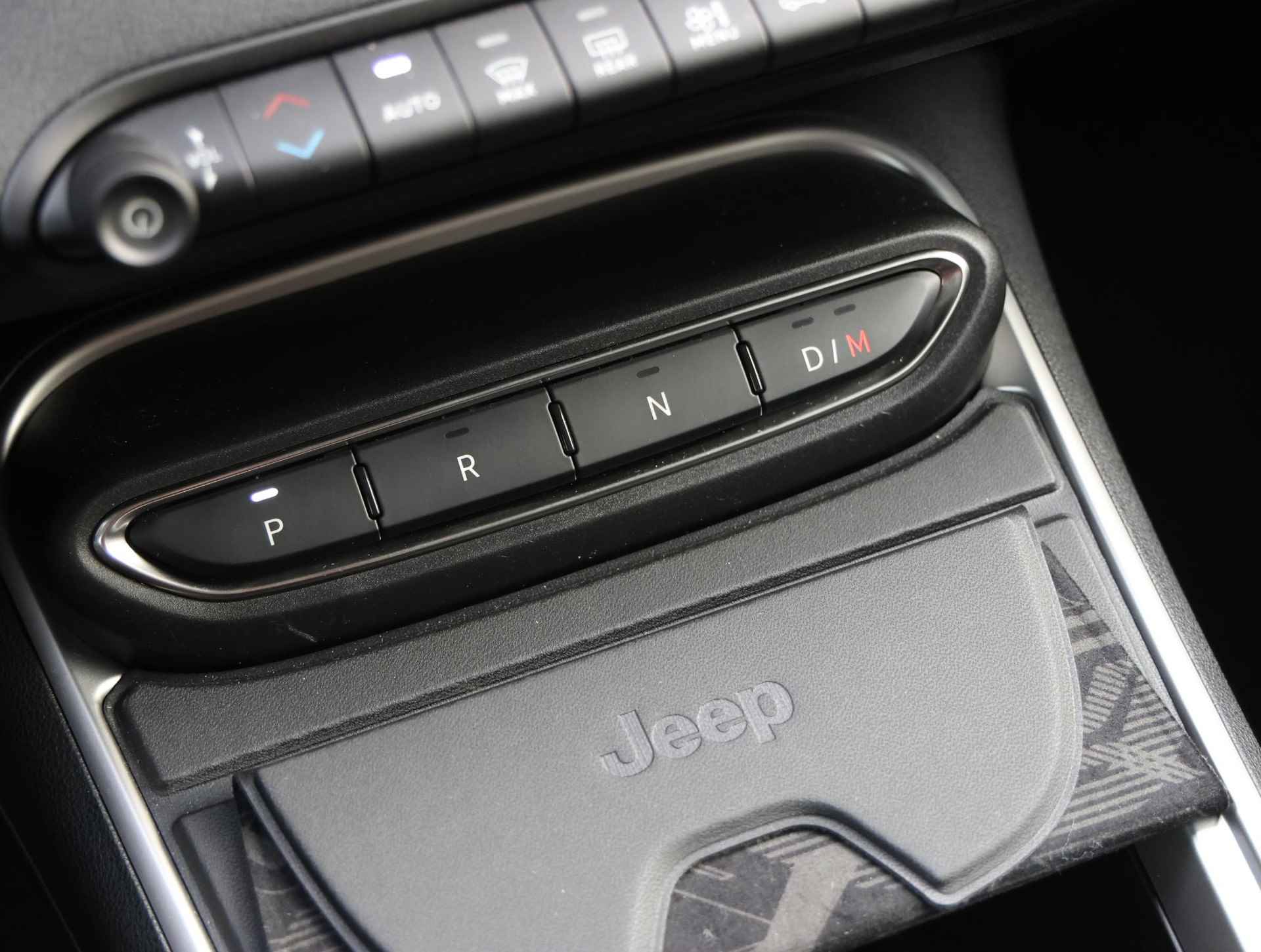 Jeep Avenger 1.2 e-Hybrid Summit Automaat | Navigatie | Stoelverwarming | Apple CarPlay & Android Auto - 39/41