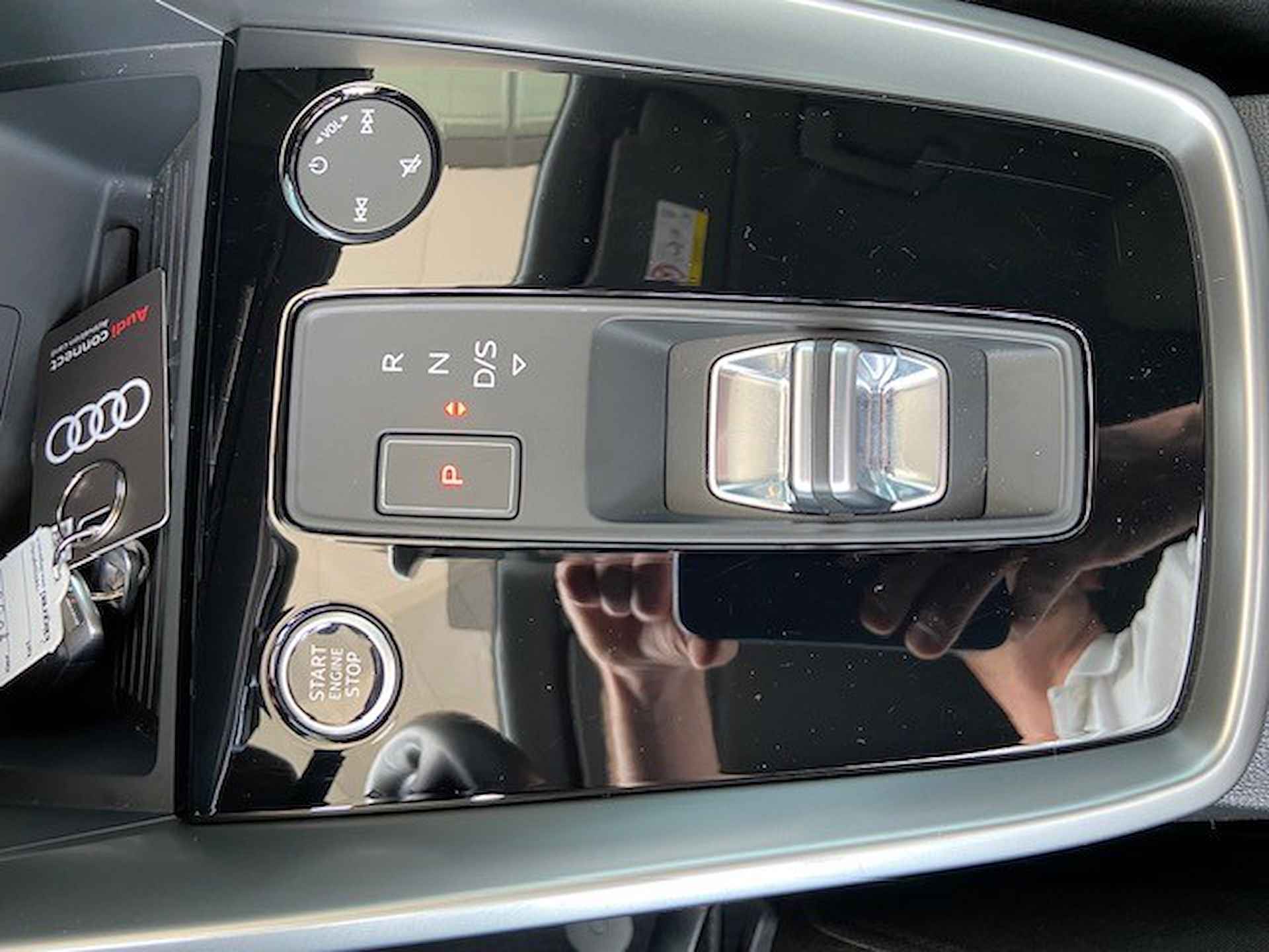 Audi A3 Sportback 40 TFSIe 204pk S-Tronic S-Line / Audi Virtual Cockpit / S-Line Exterieur / Sportstoelen / LED Matrix / Dynamische Knipperlichten / Navi / Stoelverwarming / 17" LMV - 18/20