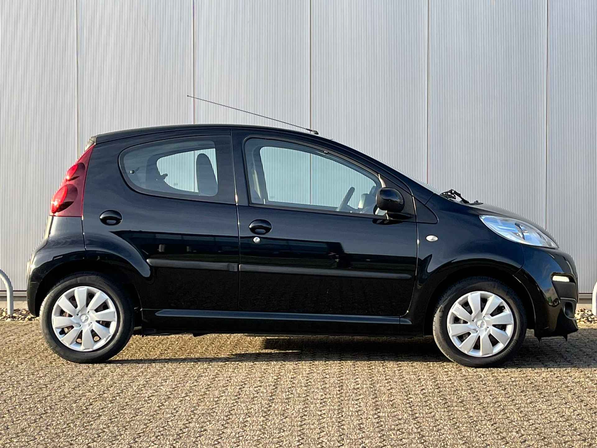 PEUGEOT 107 1.0 68PK 5drs Active | Airco | Elektrisch pakket | Lage km stand - 4/36