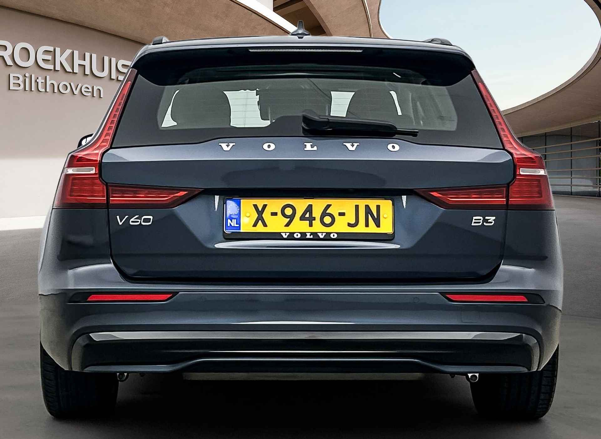 Volvo V60 2.0 B3 Plus Dark | Trekhaak | Full LED | Panoramadak | Camera + PDC | BLIS | Stoelverwarming V+A | H&K Audio | - 7/31