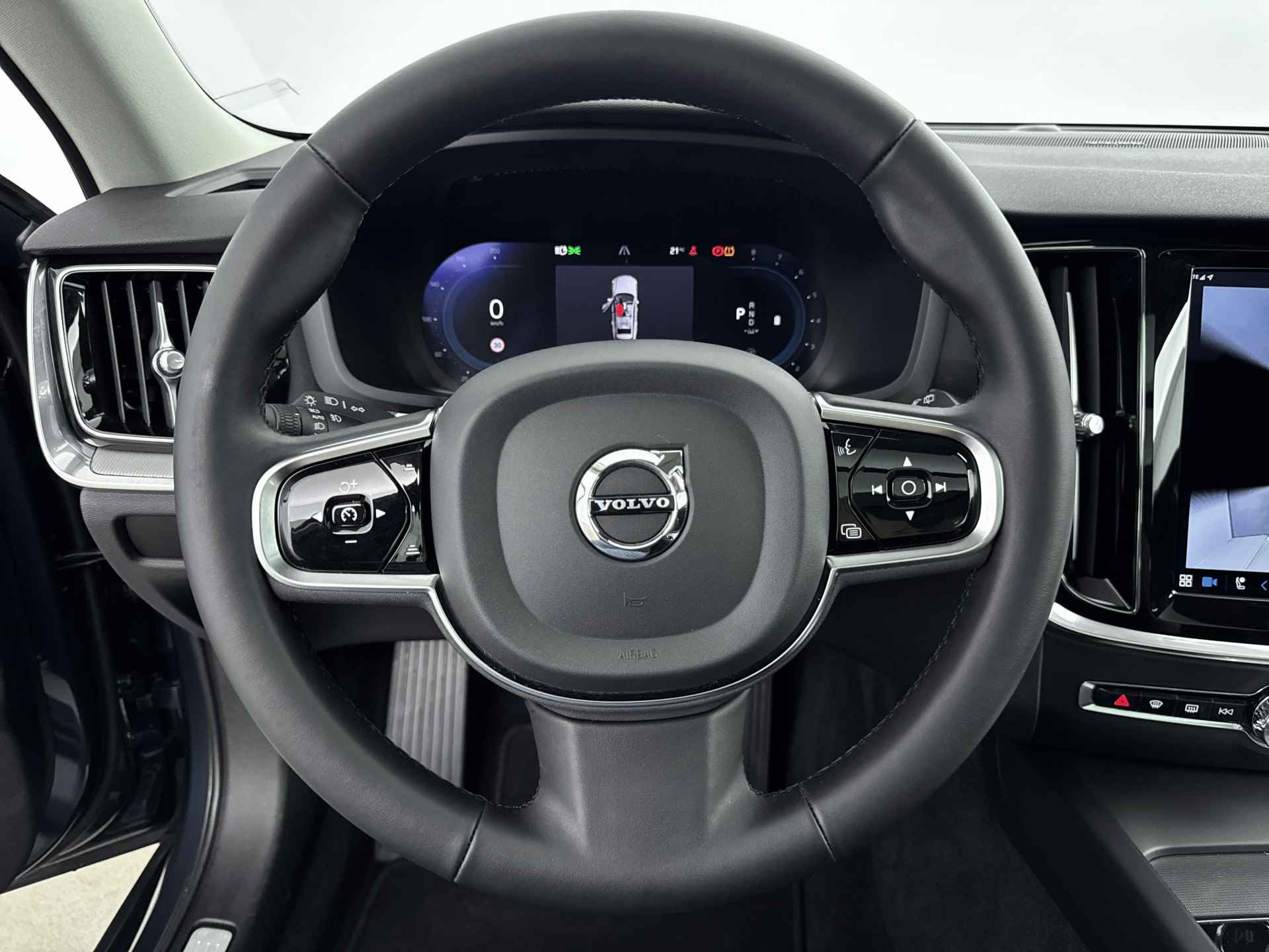 Volvo V60 2.0 B3 Plus Dark | Trekhaak | Full LED | Panoramadak | Camera + PDC | BLIS | Stoelverwarming V+A | H&K Audio | - 19/31