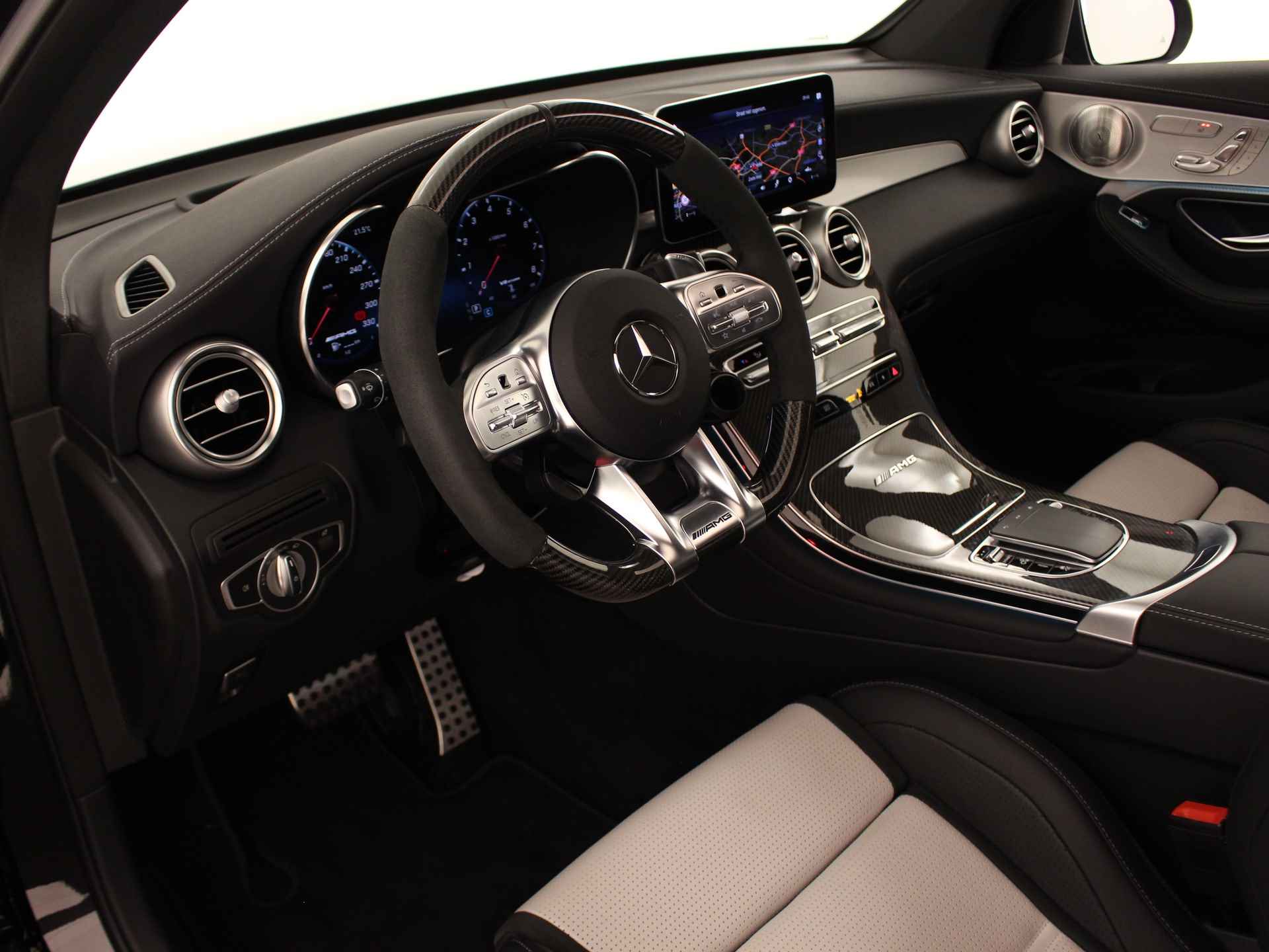 Mercedes-Benz GLC Coupé 63 S AMG 4MATIC+ Premium Plus | V8 | 510 pk | Keramische remmen | AMG performance-stoelen | Performance pakket | Inclusief 24 maanden Mercedes-Benz Certified garantie voor Europa. - 38/48
