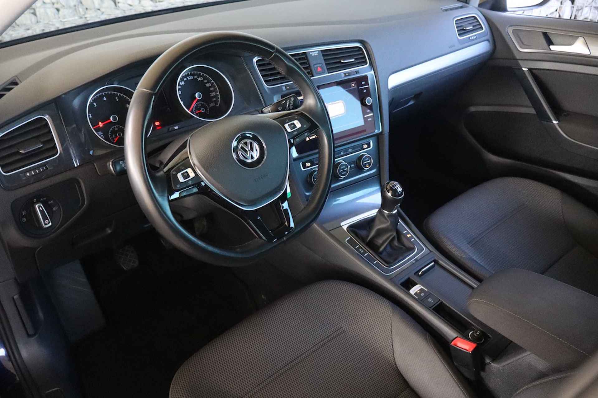 Volkswagen Golf 1.0 TSI Comfortline | Geen import | CarPlay | Parkeersensoren - 9/17