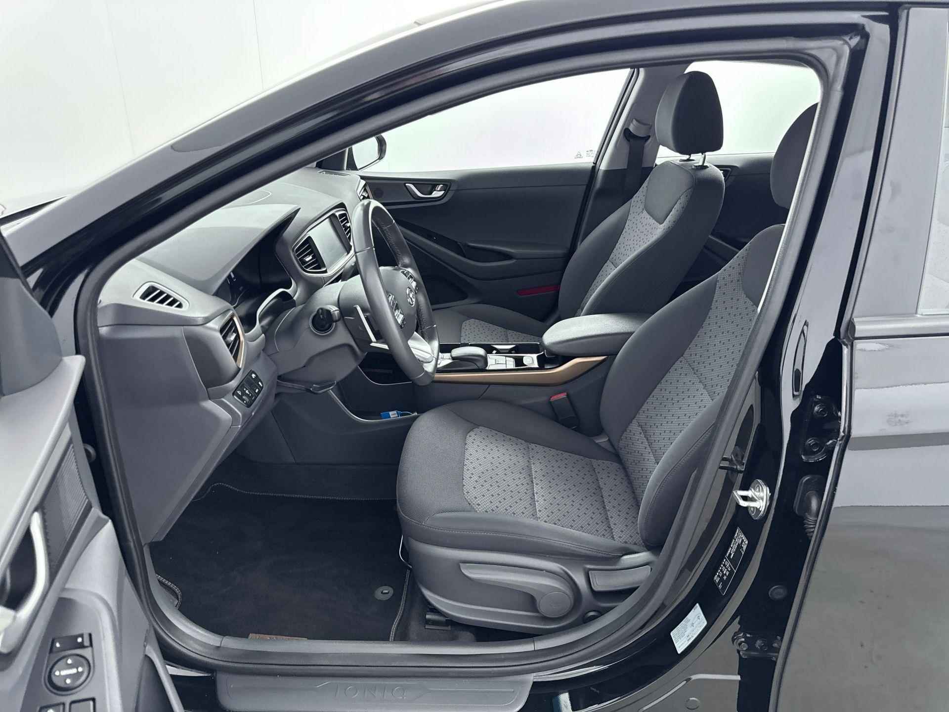 Hyundai IONIQ COMFORT EV | € 2000,- EV SUBSIDIE MOGELIJK  | 100% HEALTH CHECK | ALL SEASONS | NAVI | CLIMA | CRUISE | CAMERA | 16'' LMVELGEN | PDC | - 8/33