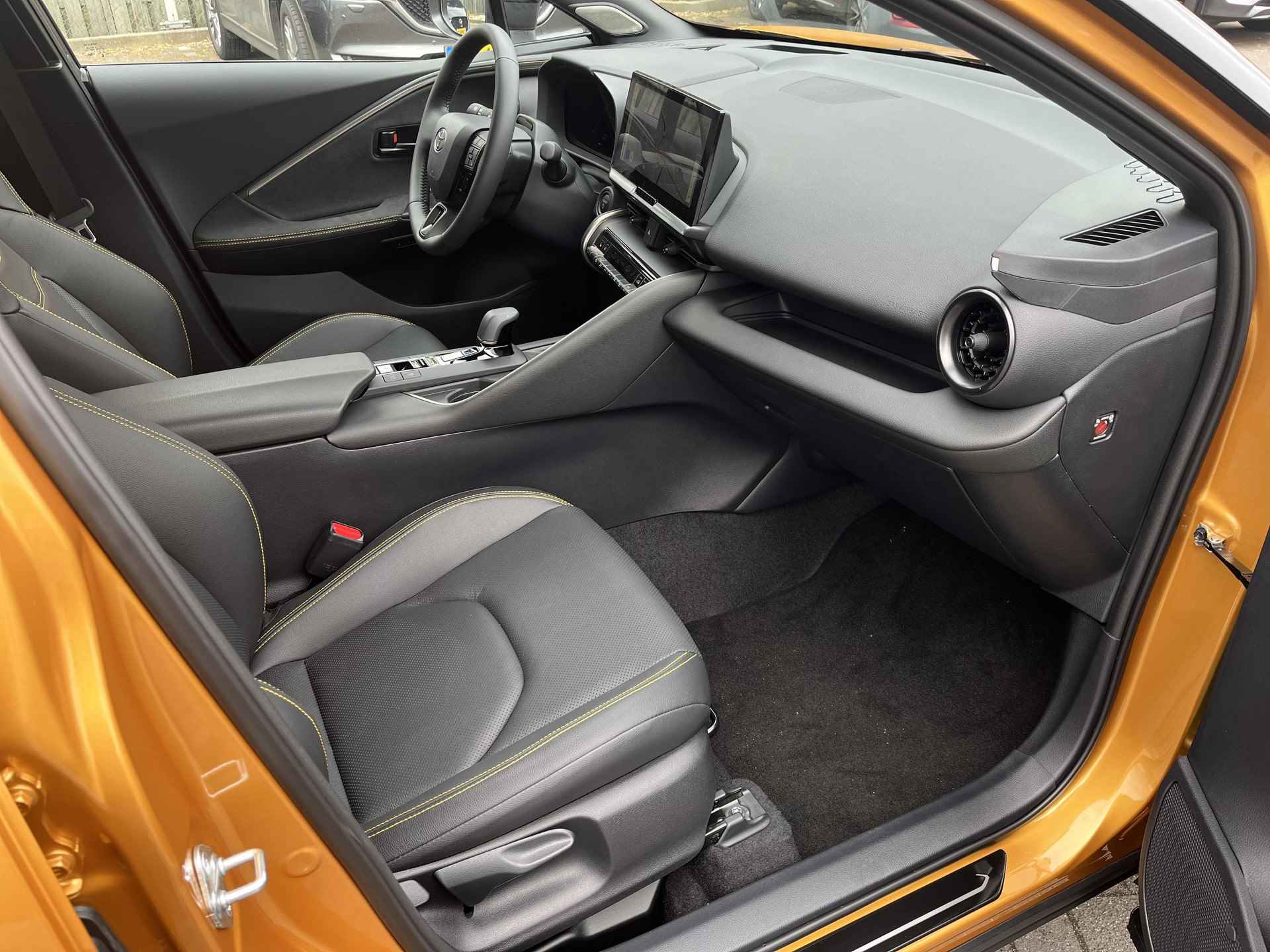 Toyota C-HR Hybrid 200 Première Edition | Navigatie | Apple CarPlay/Android auto | Achteruitrijcamera | Elektrische achterklep - 13/34