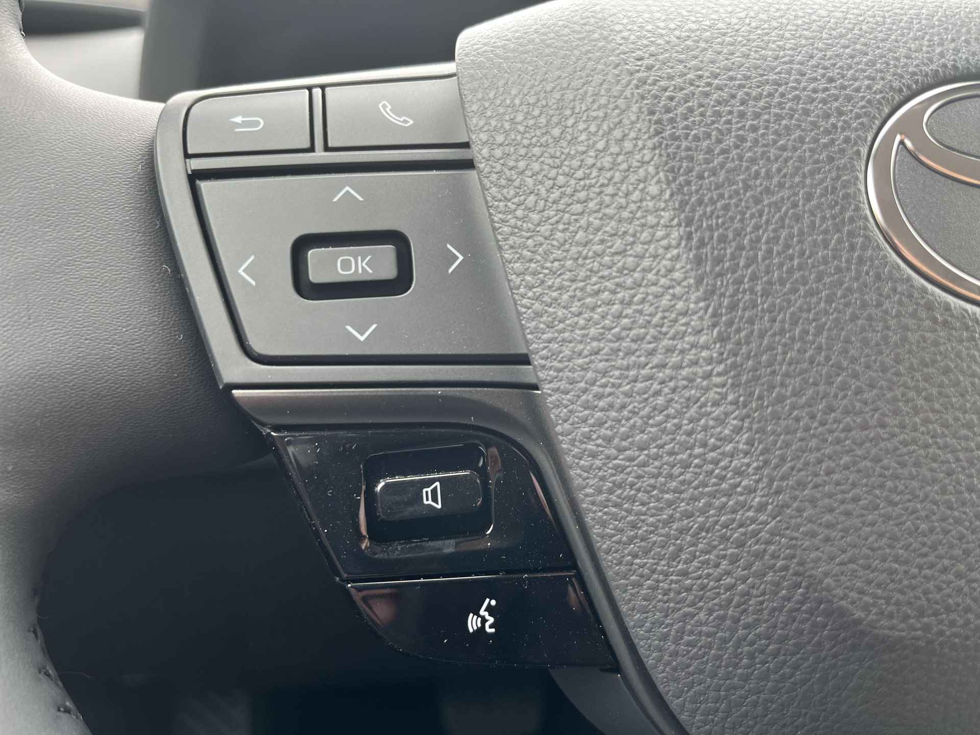 Toyota C-HR Hybrid 200 Première Edition | Navigatie | Apple CarPlay/Android auto | Achteruitrijcamera | Elektrische achterklep - 24/34