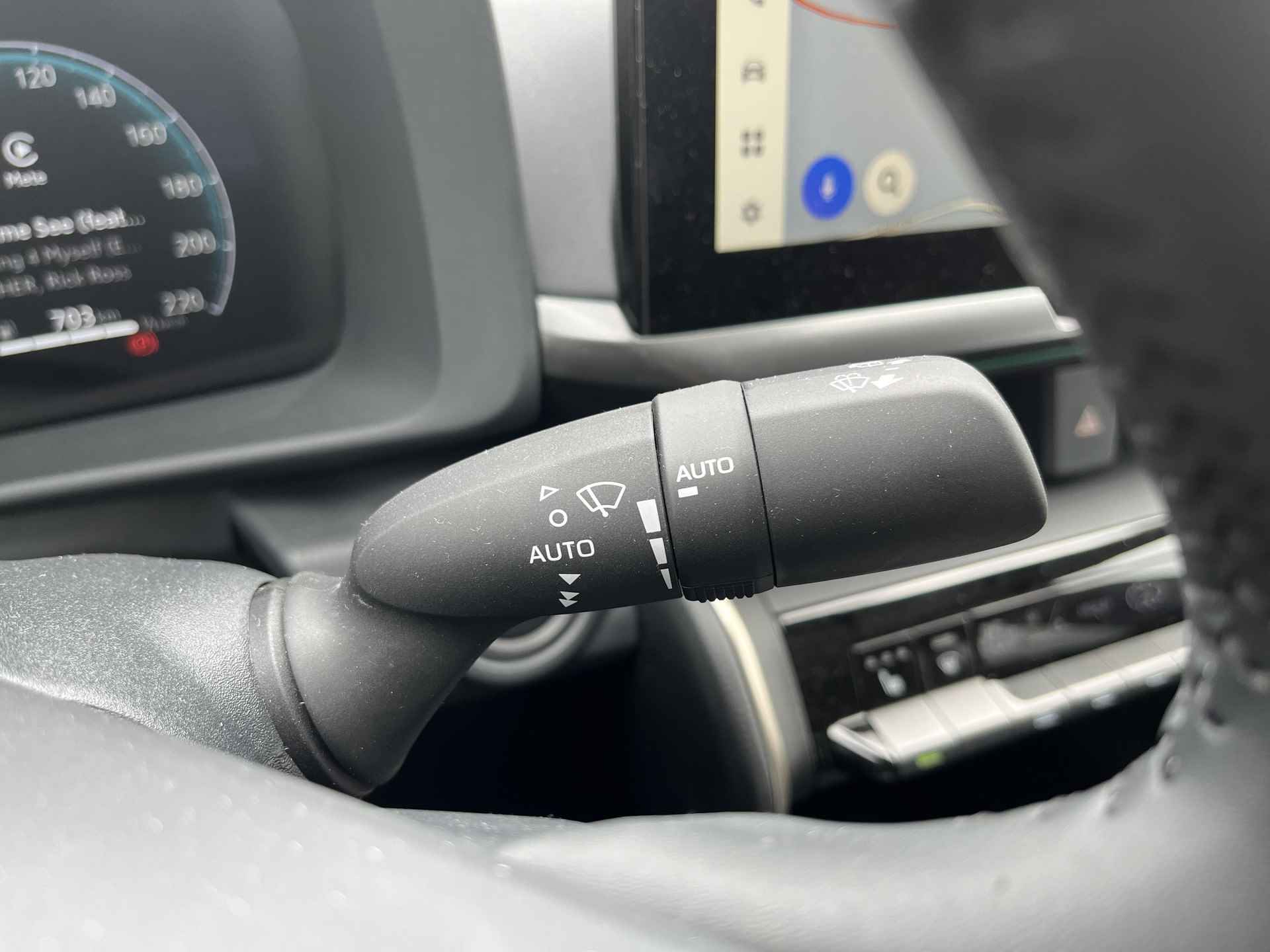 Toyota C-HR Hybrid 200 Première Edition | Navigatie | Apple CarPlay/Android auto | Achteruitrijcamera | Elektrische achterklep - 26/34