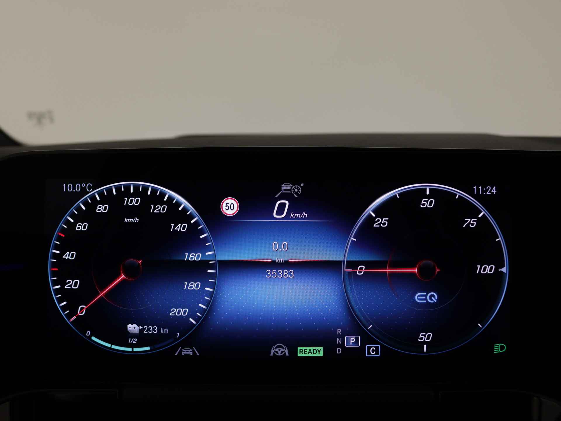 Mercedes-Benz EQA 250 Edition 1 AMG 67 kWh | Panoramadak | 360°-camera | Burmester | Distronic | Elektrische Stoelen | Inclusief 24 maanden MB Certified garantie voor Europa. - 7/44