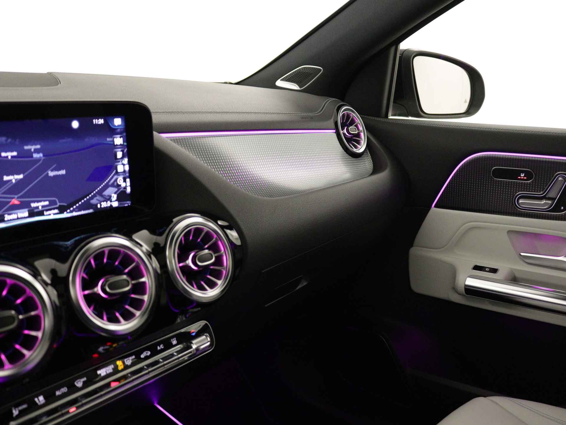 Mercedes-Benz EQA 250 Edition 1 AMG 67 kWh | Panoramadak | 360°-camera | Burmester | Distronic | Elektrische Stoelen | Inclusief 24 maanden MB Certified garantie voor Europa. - 8/44
