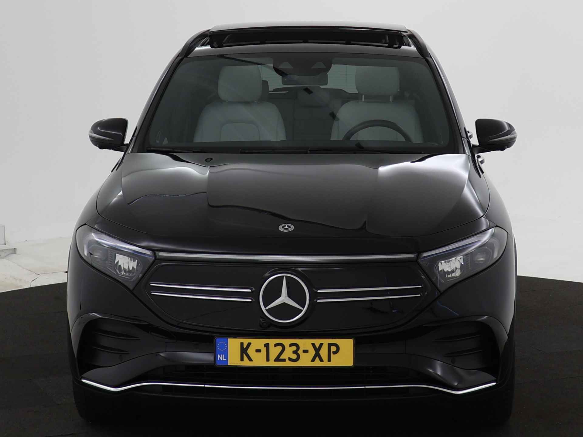 Mercedes-Benz EQA 250 Edition 1 AMG 67 kWh | Panoramadak | 360°-camera | Burmester | Distronic | Elektrische Stoelen | Inclusief 24 maanden MB Certified garantie voor Europa. - 28/44
