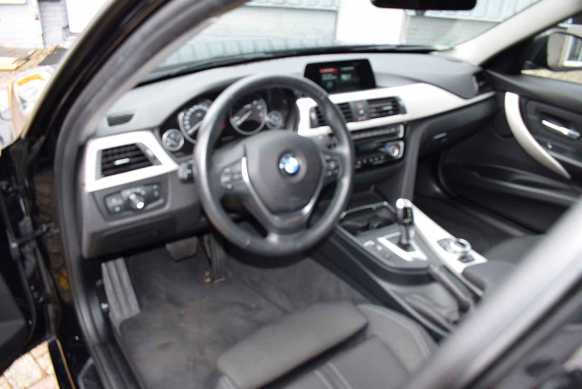 BMW 3 Serie 318i AUTOMAAT Executive - 18/24