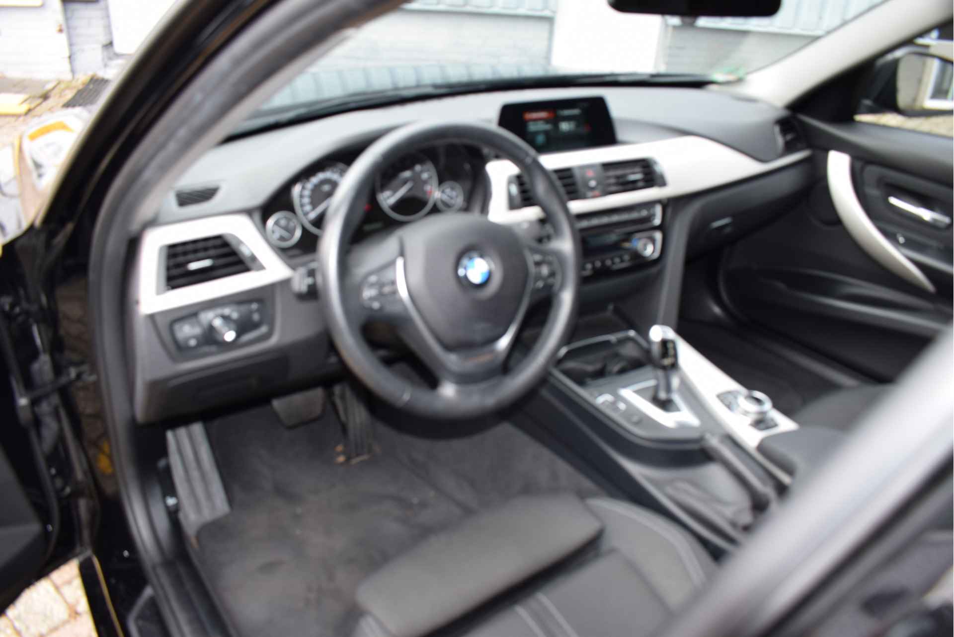 BMW 3 Serie 318i AUTOMAAT Executive - 17/30