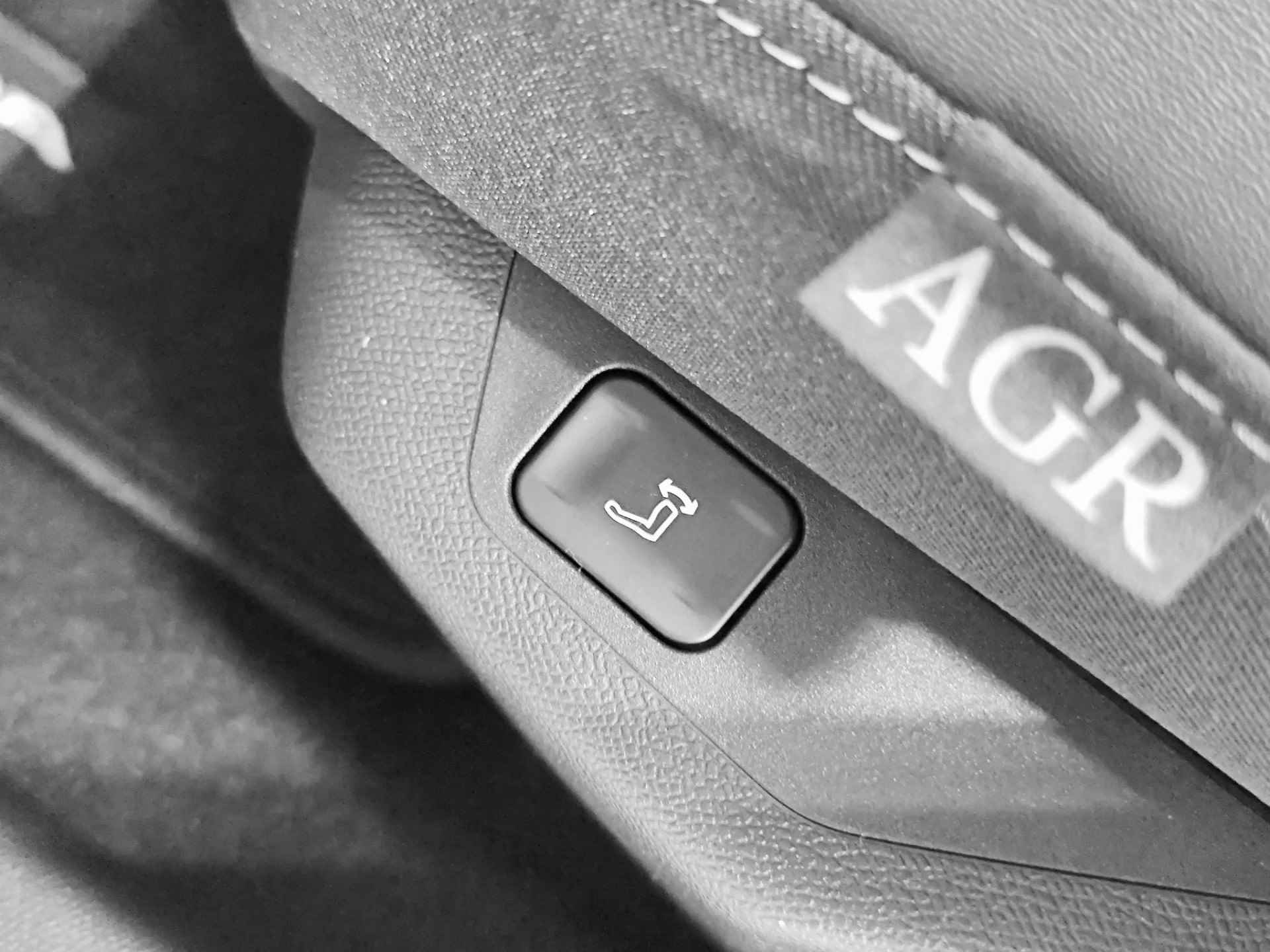 Opel Astra 1.5 CDTI Business Elegance automaat Black Pack I navi | camera | adaptive cruise | AGR | keyless | winterpakket - 28/37
