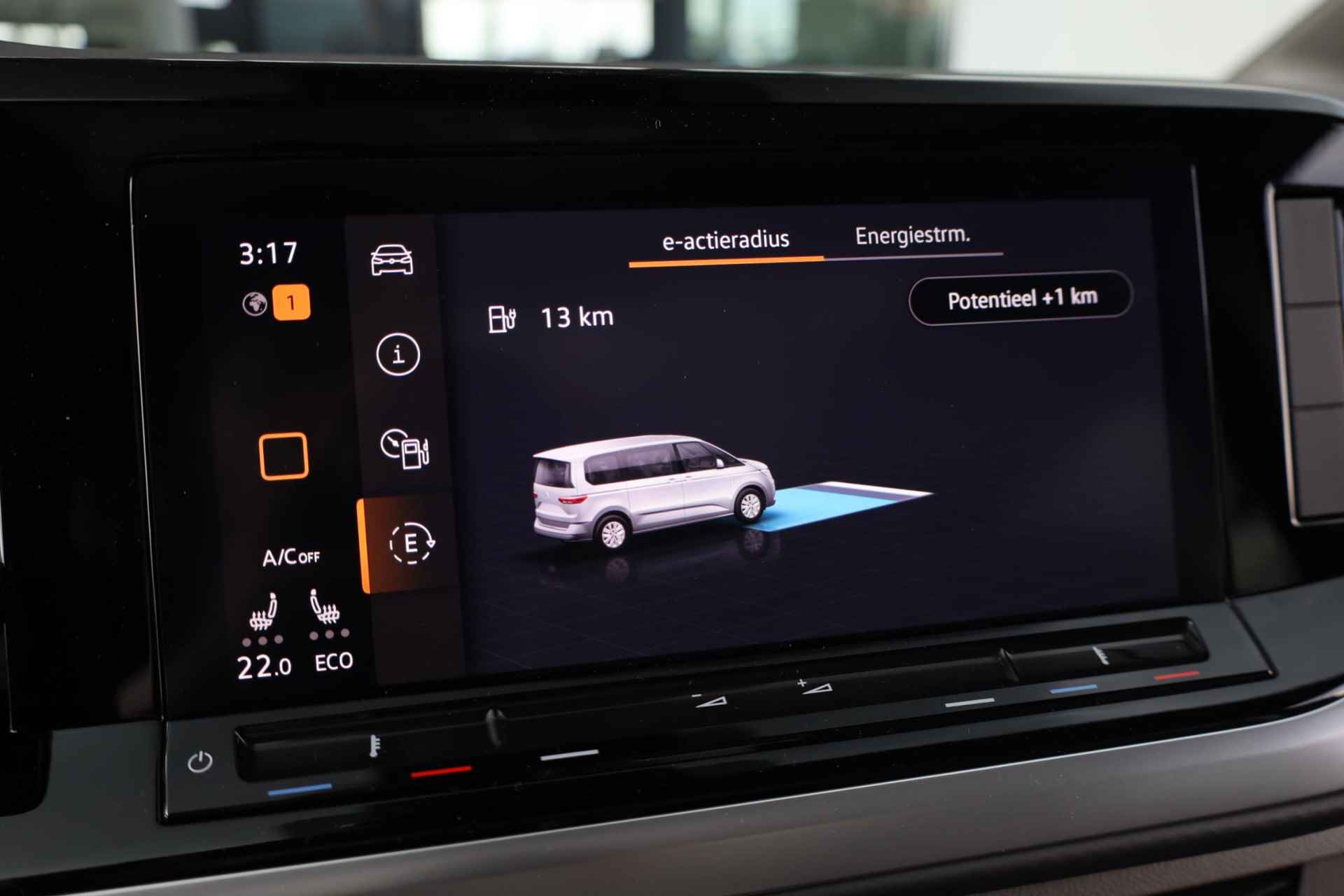 Volkswagen Multivan 1.4 eHybrid L2 Bulli Edition 150PK / 110kW, Panoramadak, verwarmbare voorstoelen met massage- en geheugenfunctie, 3-zone climatronic, full map navigatie, cruise control, draadloos Apple Carplay / Android Auto, alarmsysteem, keyless start & entry, achteruitrijcamera (rear view), parkeersensoren voor en achter (pdc), multifunctioneel lederen stuurwiel, 19" LMV, elektrisch verstel-, verwarm- en inklapbare buitenspiegels (spiegel pakket) - 34/52