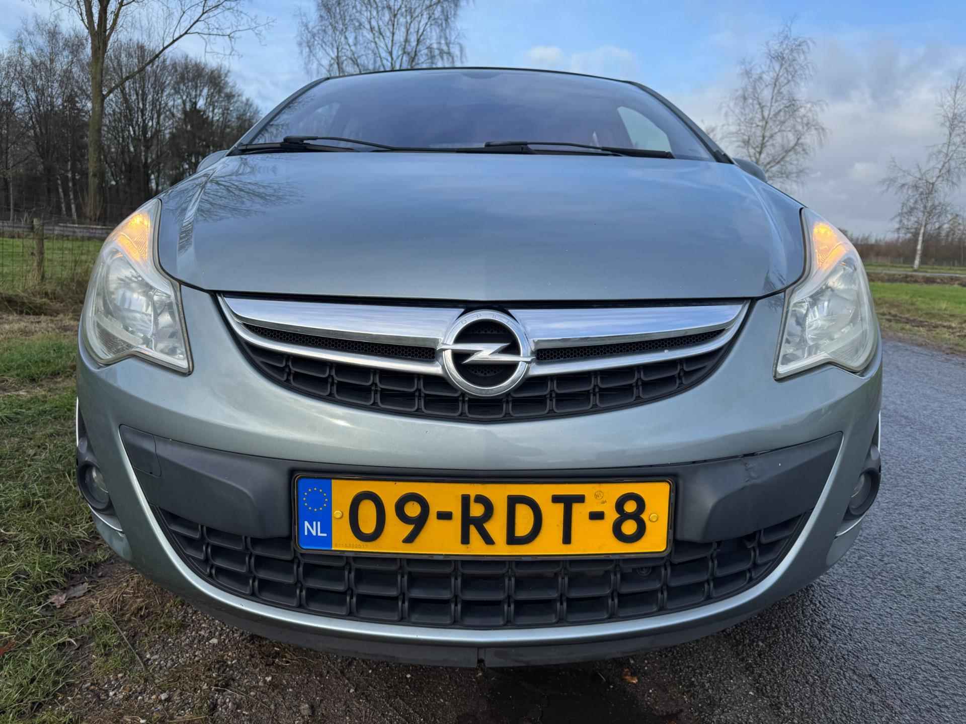 Opel Corsa 1.4-16V Cosmo 101PK met open dakje en stoelverwarming - 5/29