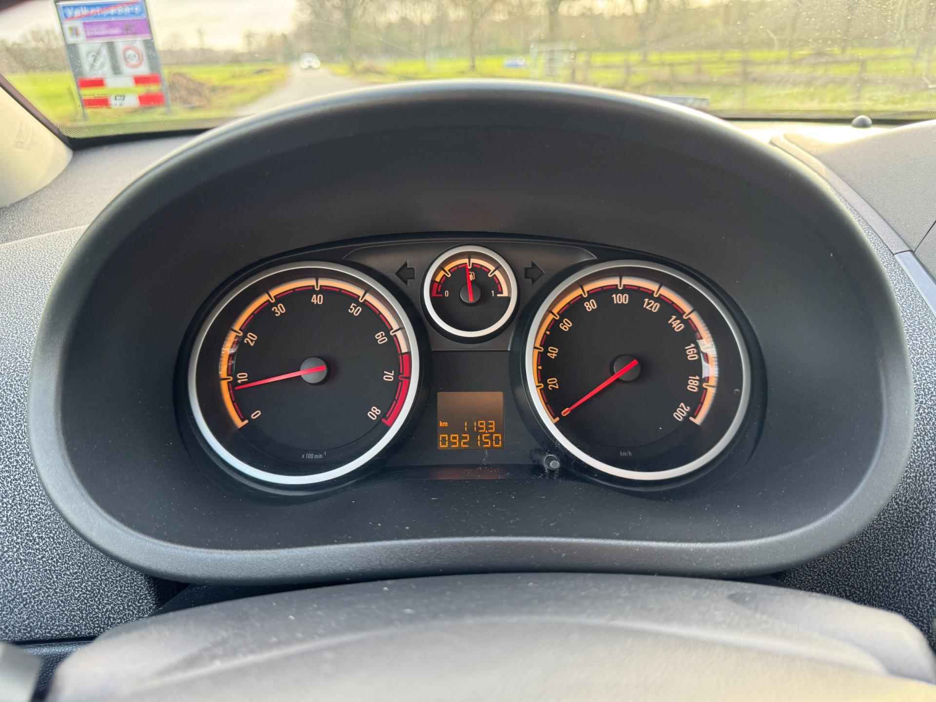 Opel Corsa 1.4-16V Cosmo 101PK met open dakje en stoelverwarming - 18/29