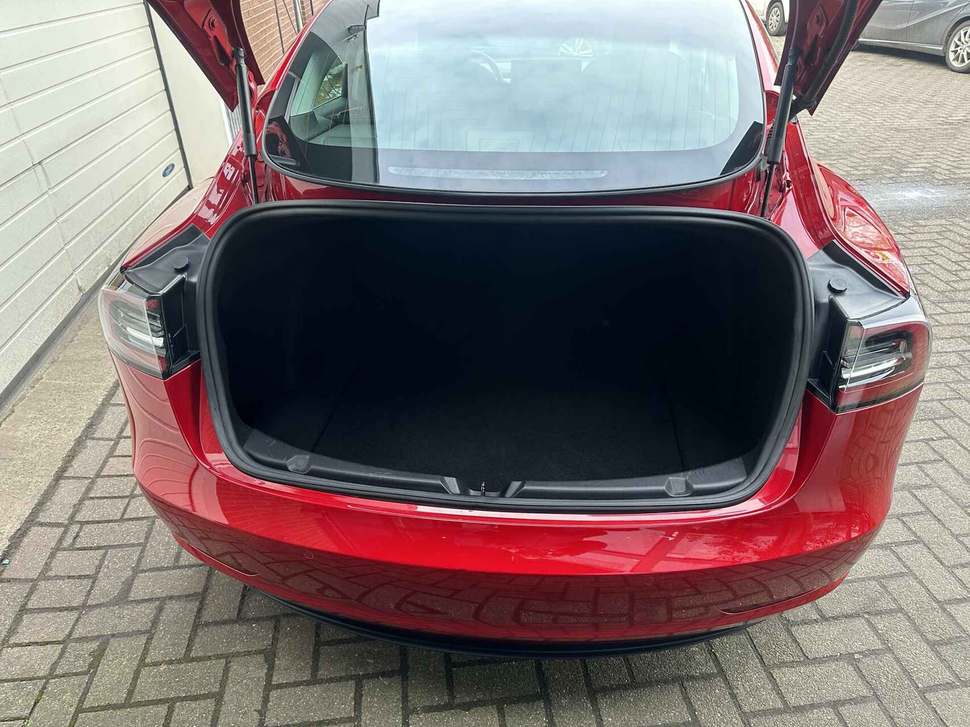 Tesla Model 3 Standard RWD Plus 60 kWh *ALL-IN PRIJS* - 10/19