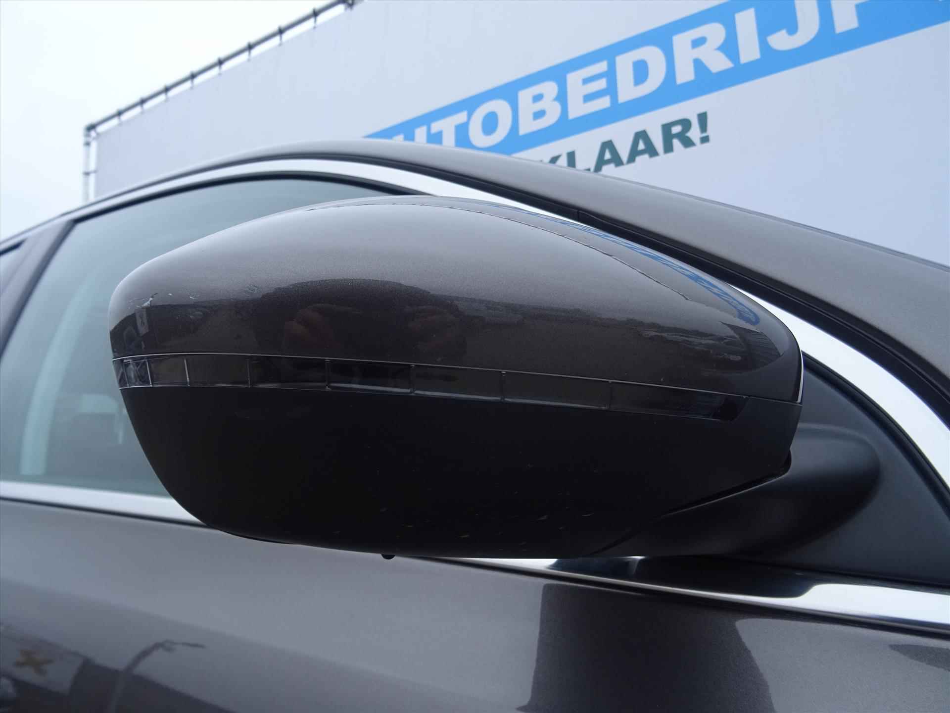 Peugeot 308 1.2 E-THP BLUE LEASE PREMIUM 5DRS AUTOMAAT ECC/CRUISE/NAV/PANO.DAK/REGEN.SENS/PARK.SENS/LMV - 8/43