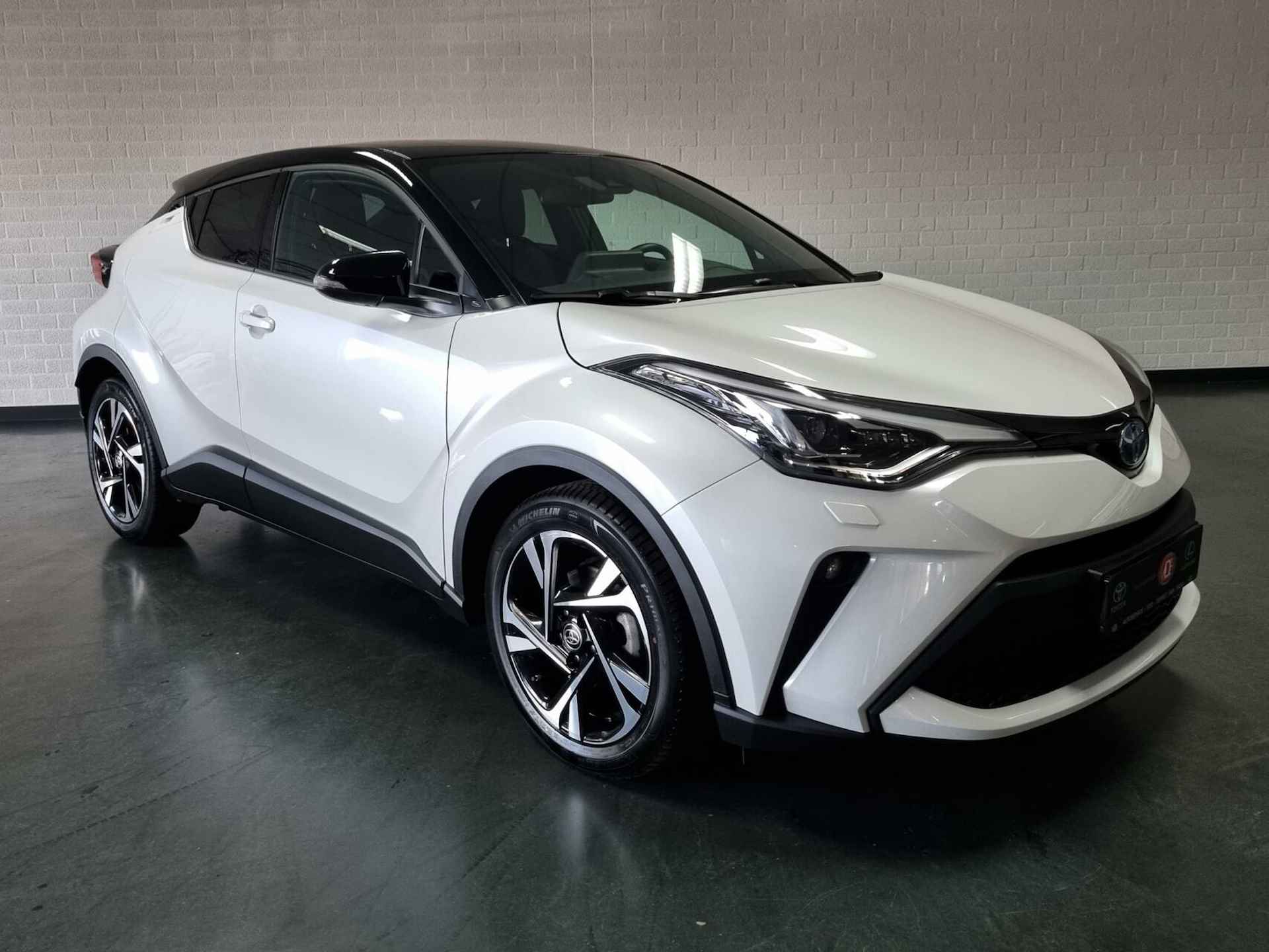 Toyota C-HR 2.0 Hybrid Bi-Tone / Premium Pack / Afn. Trekhaak - 3/73