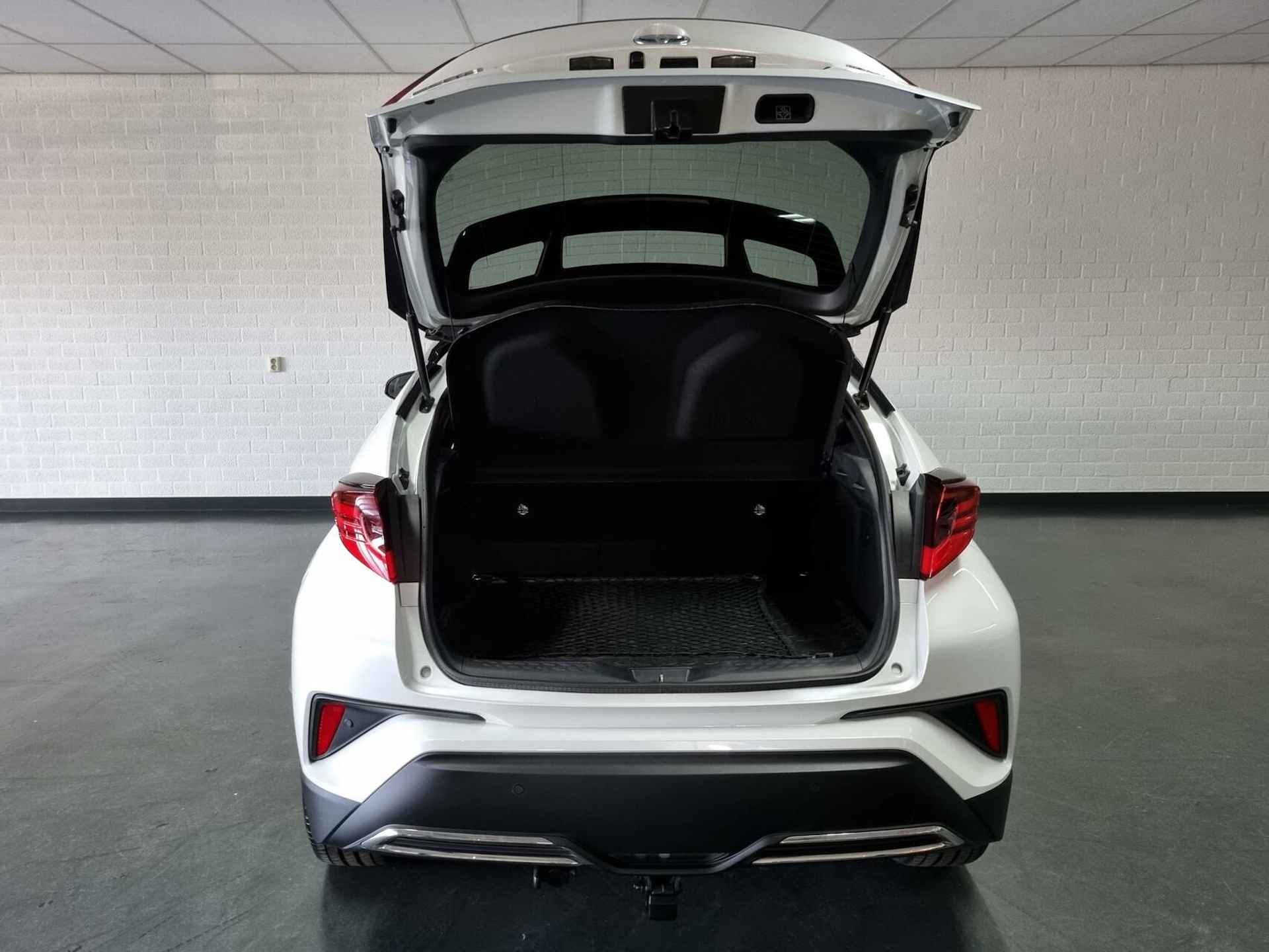 Toyota C-HR 2.0 Hybrid Bi-Tone / Premium Pack / Afn. Trekhaak - 27/73