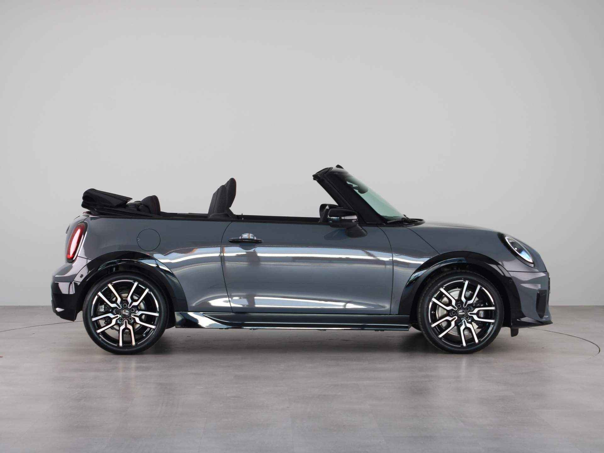 MINI Cooper Cabrio S John Cooper Works Pakket XL PRIVATE LEASE EUR 915,- (48 mnd/10.000 km) - 12/34