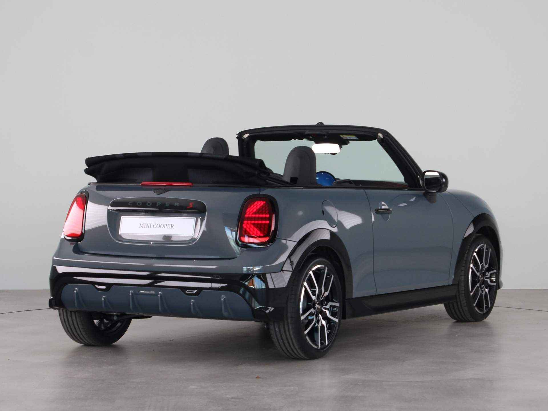 MINI Cooper Cabrio S John Cooper Works Pakket XL PRIVATE LEASE EUR 915,- (48 mnd/10.000 km) - 15/34