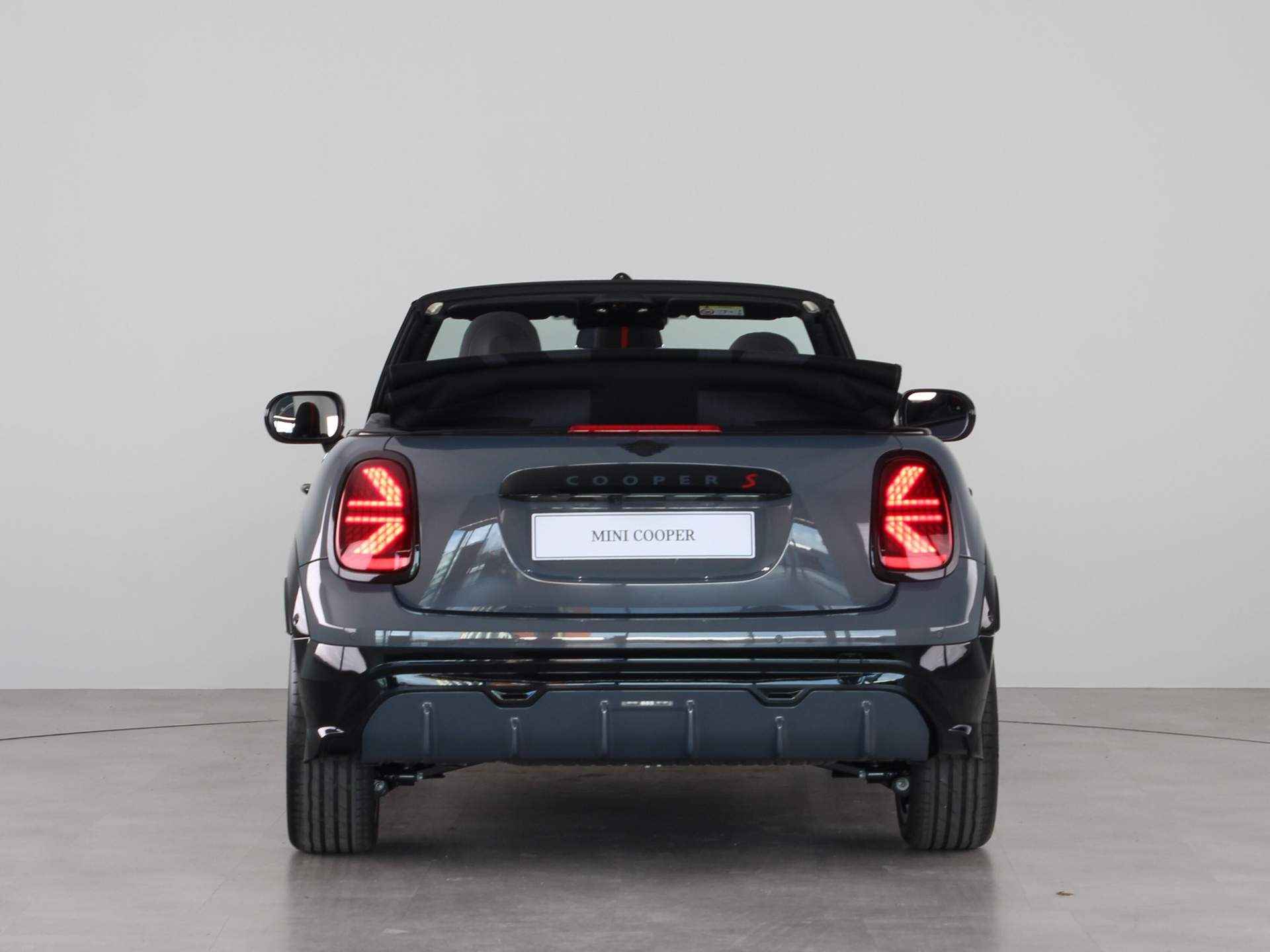 MINI Cooper Cabrio S John Cooper Works Pakket XL PRIVATE LEASE EUR 915,- (48 mnd/10.000 km) - 18/34