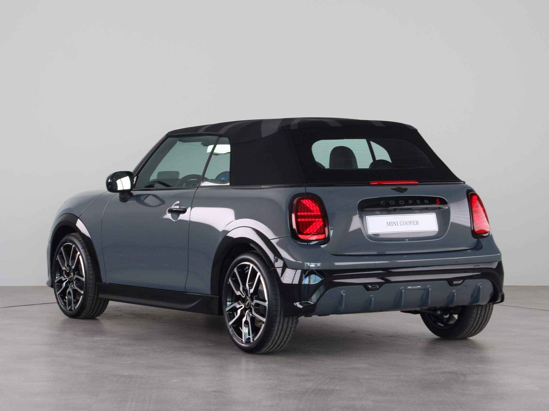 MINI Cooper Cabrio S John Cooper Works Pakket XL PRIVATE LEASE EUR 915,- (48 mnd/10.000 km) - 22/34